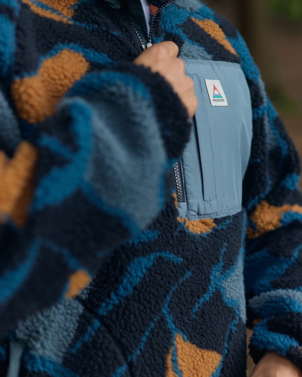 Offroad Sherpa 1/2 Zip Fleece - Abstract Trails Black - Lifestyle