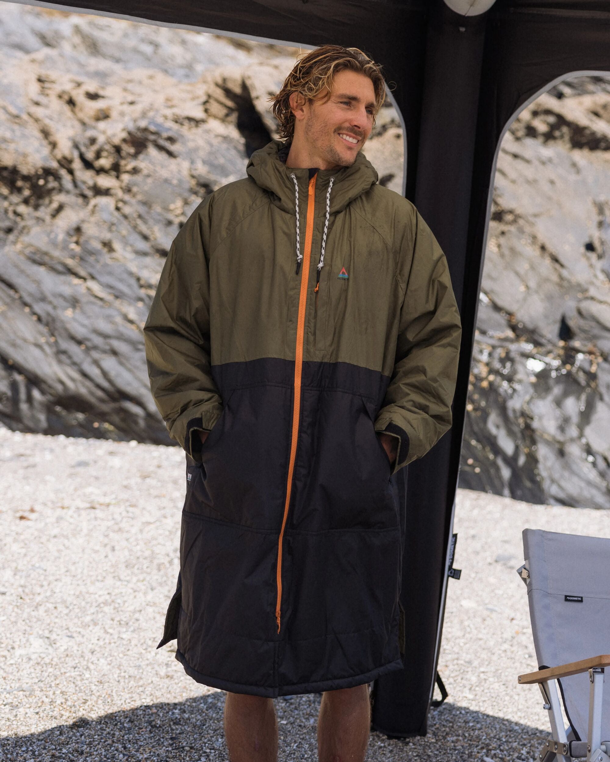 Waves Recycled Sherpa Lined Changing Robe - Black/Khaki - Lifestyle - Male