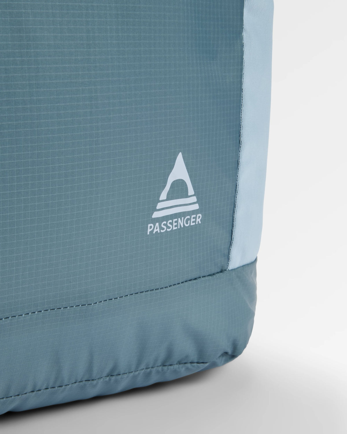 Travelscape Light Tote - Stormy Blue - Flatlay