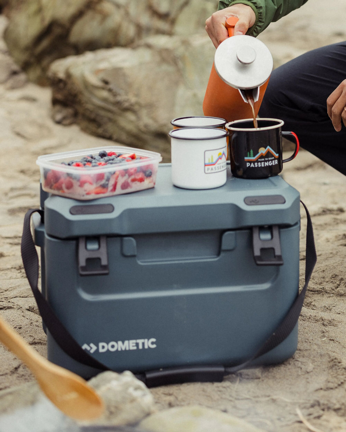 Dometic Cool-Ice CI 15 - Ocean Blue - Lifestyle