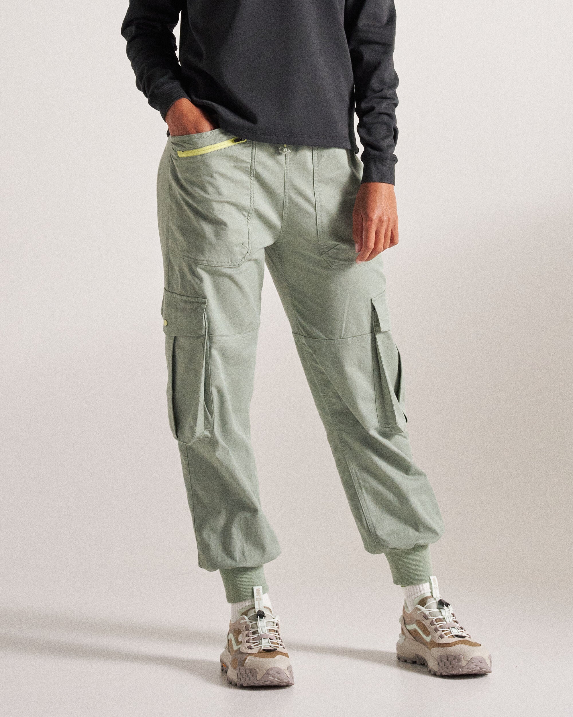 Hydrilla Organic Cotton Trouser - Pistachio - Studio Model