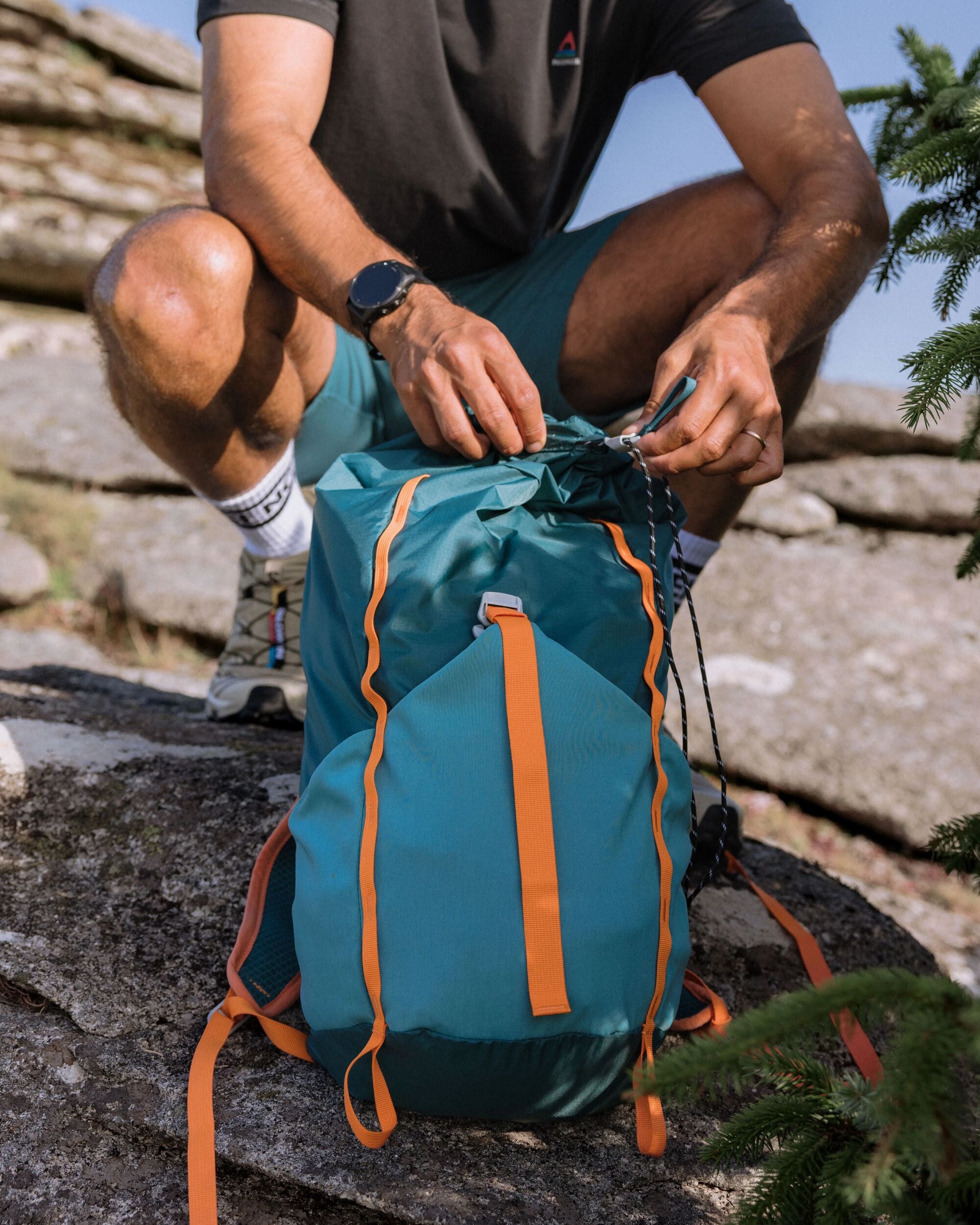 Travelscape Light 24L Backpack - Mediterranean/ Ocean Teal - Lifestyle