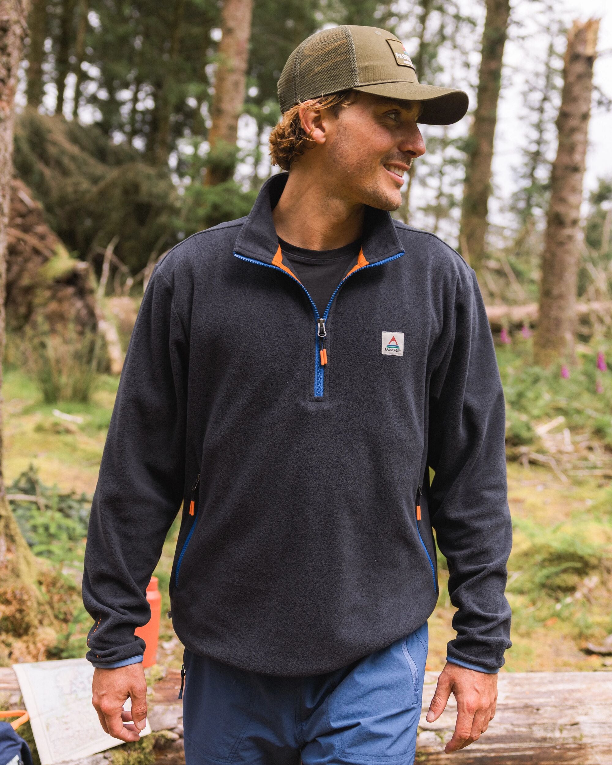 新品 15400円★アンダーアーマ POLARTEC 黒 蛍光オレンジ フリース Switchback Micro Polartec® Fleece Black – Passenger