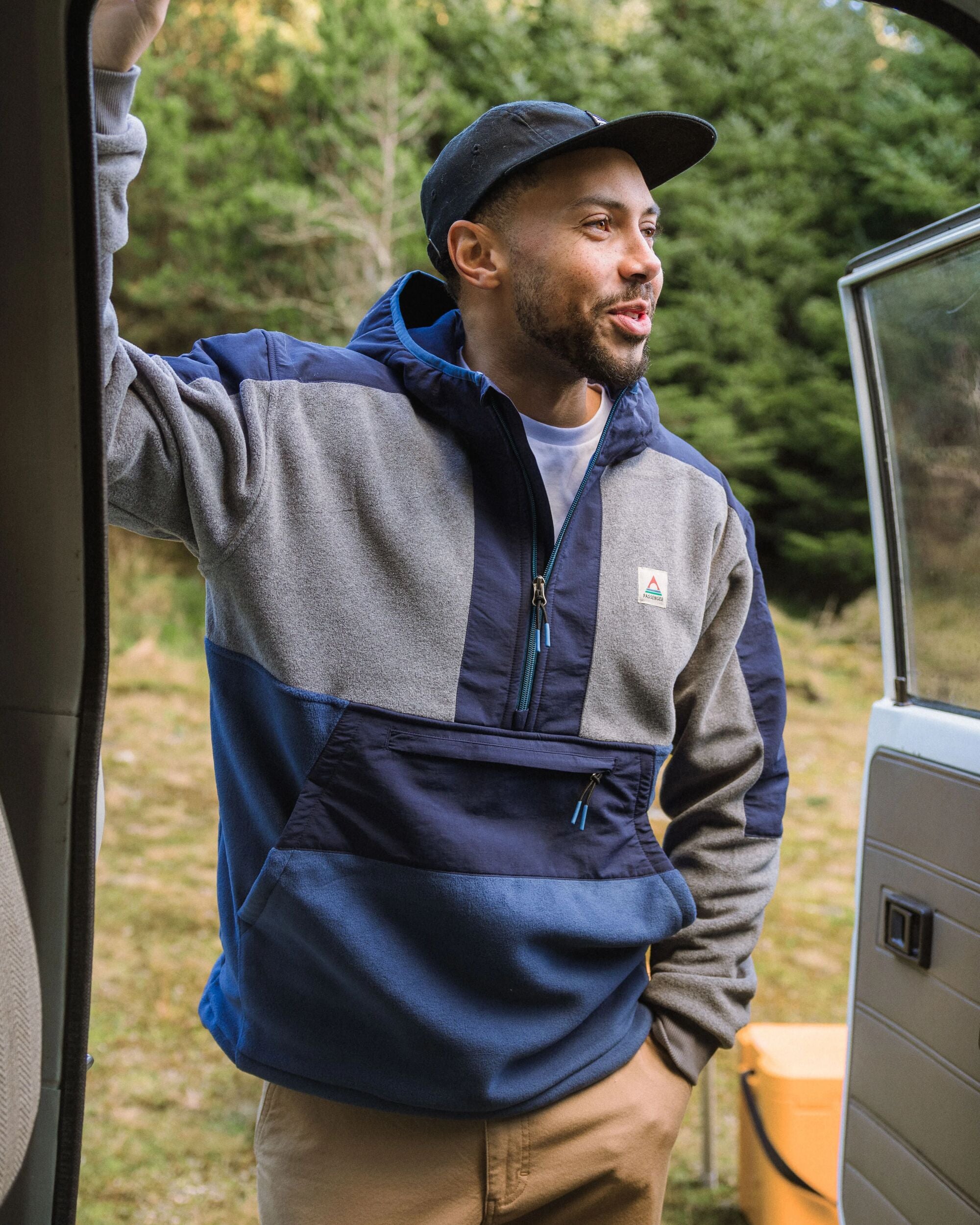 Woodland Hooded Polartec® Fleece Grey Marl/Dark Denim – Passenger