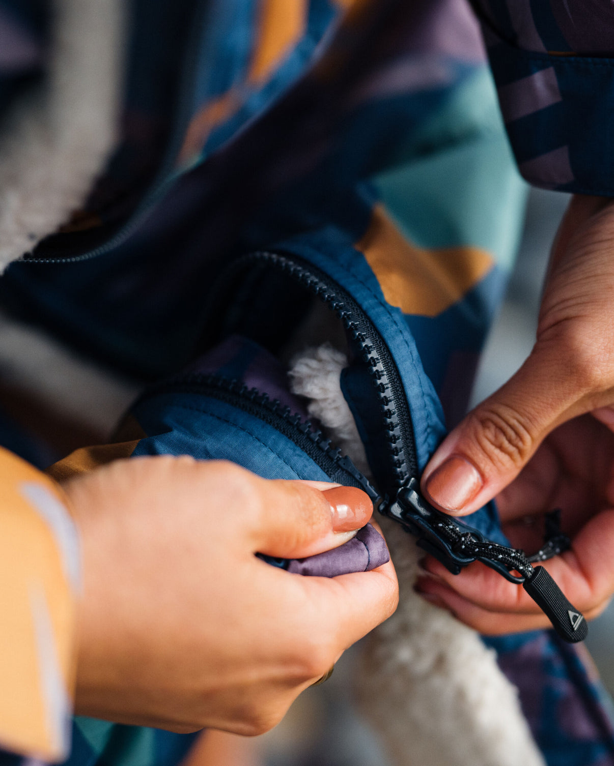 Waves Recycled Sherpa Lined Changing Robe Deep Blue Camo Pattern ...