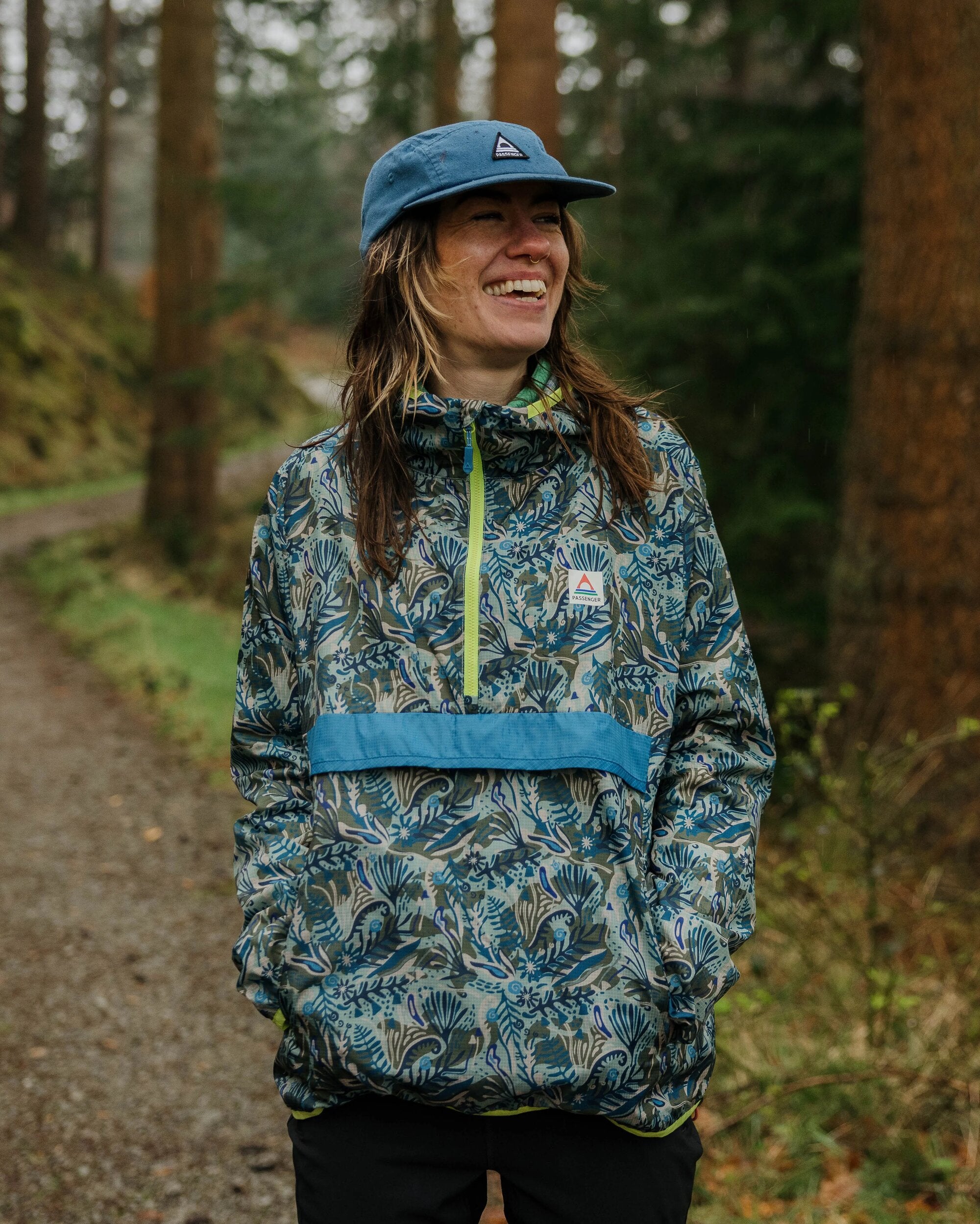 Viento Recycled Windshell Anorak - Abstract Seaweed Pistachio - Lifestyle