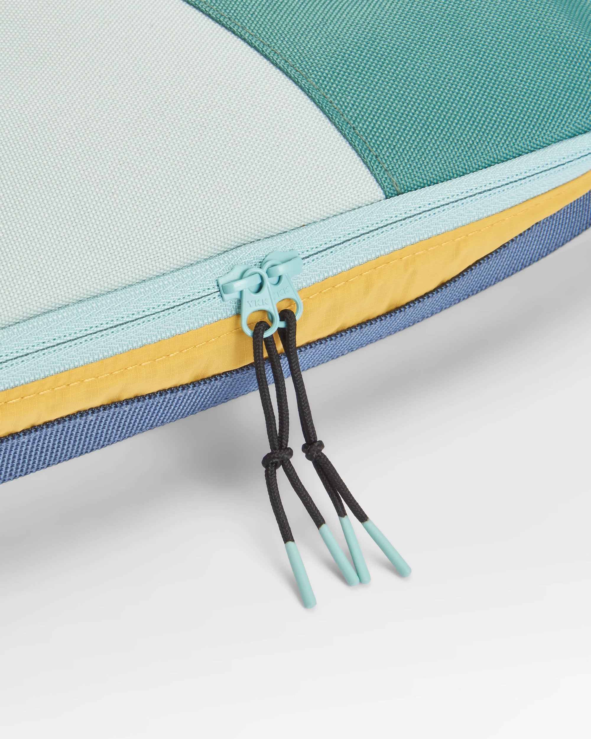 Packing Cube 9L - Spearmint/Deep Ocean - Flatlay