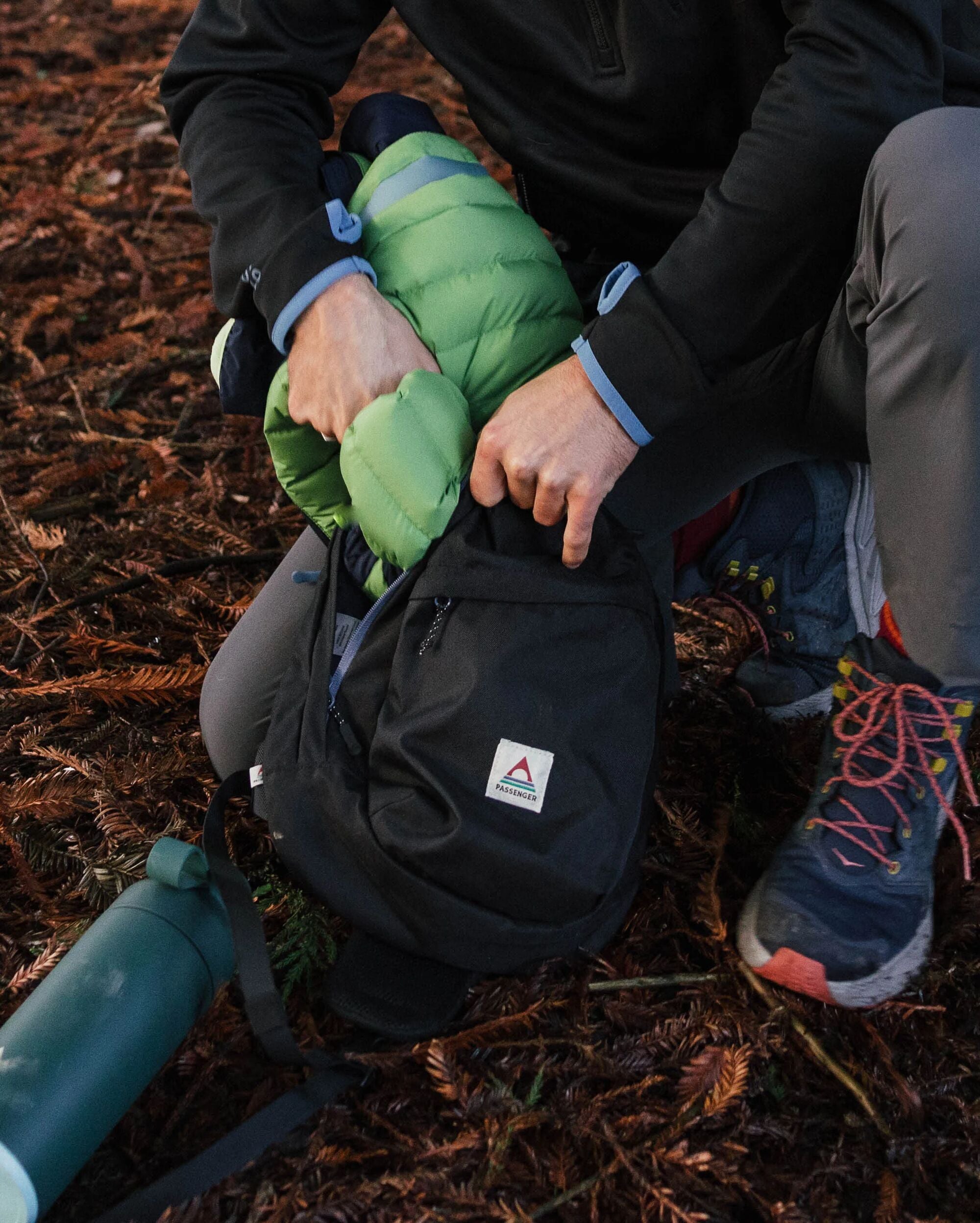 Boondocker Recycled Sling 8L - Black - Lifestyle - Male