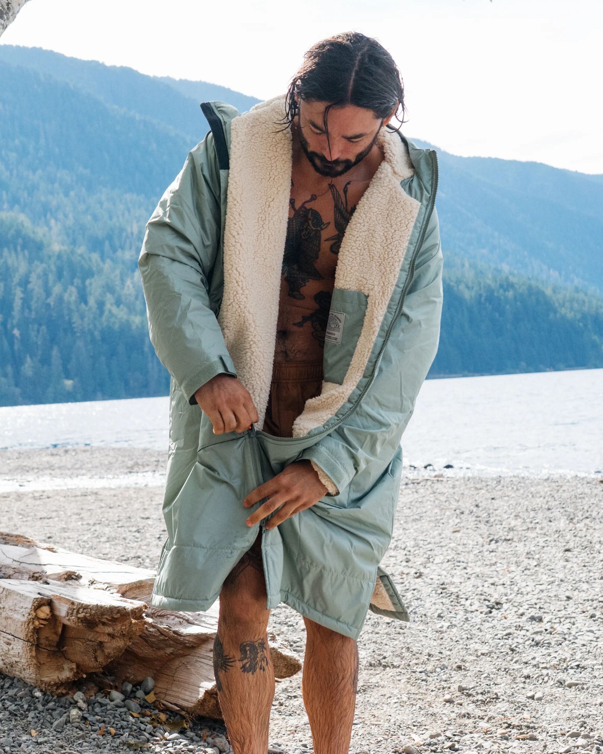 Escapism Recycled Sherpa Lined Changing Robe - Pistachio - Lifestyle - Male