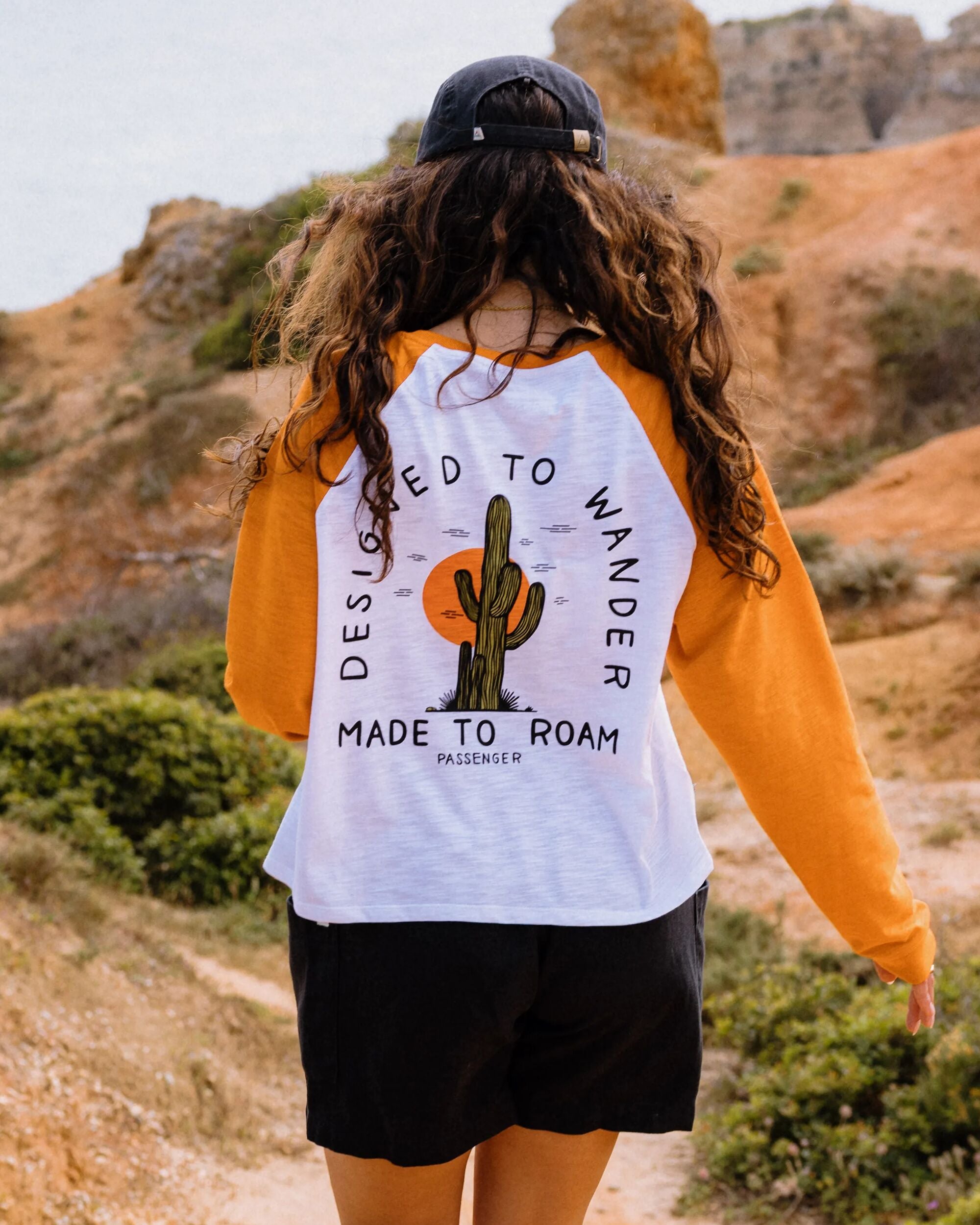 Explore LS Raglan T-Shirt White – Passenger