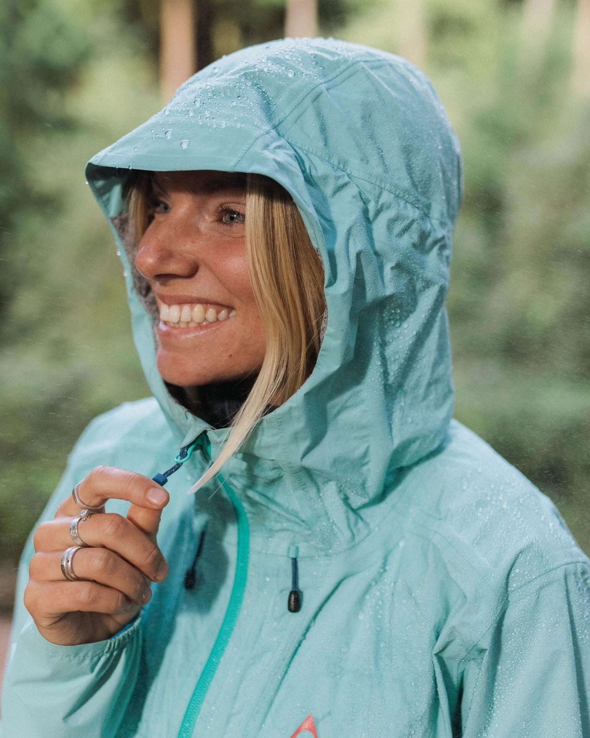 Trailscape Light Women's Recycled Waterproof Jacket Aqua – Passenger