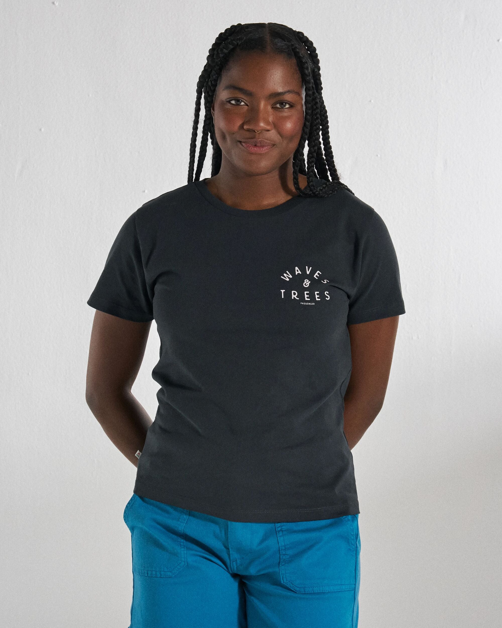 Penida T-Shirt - Black - Studio Model