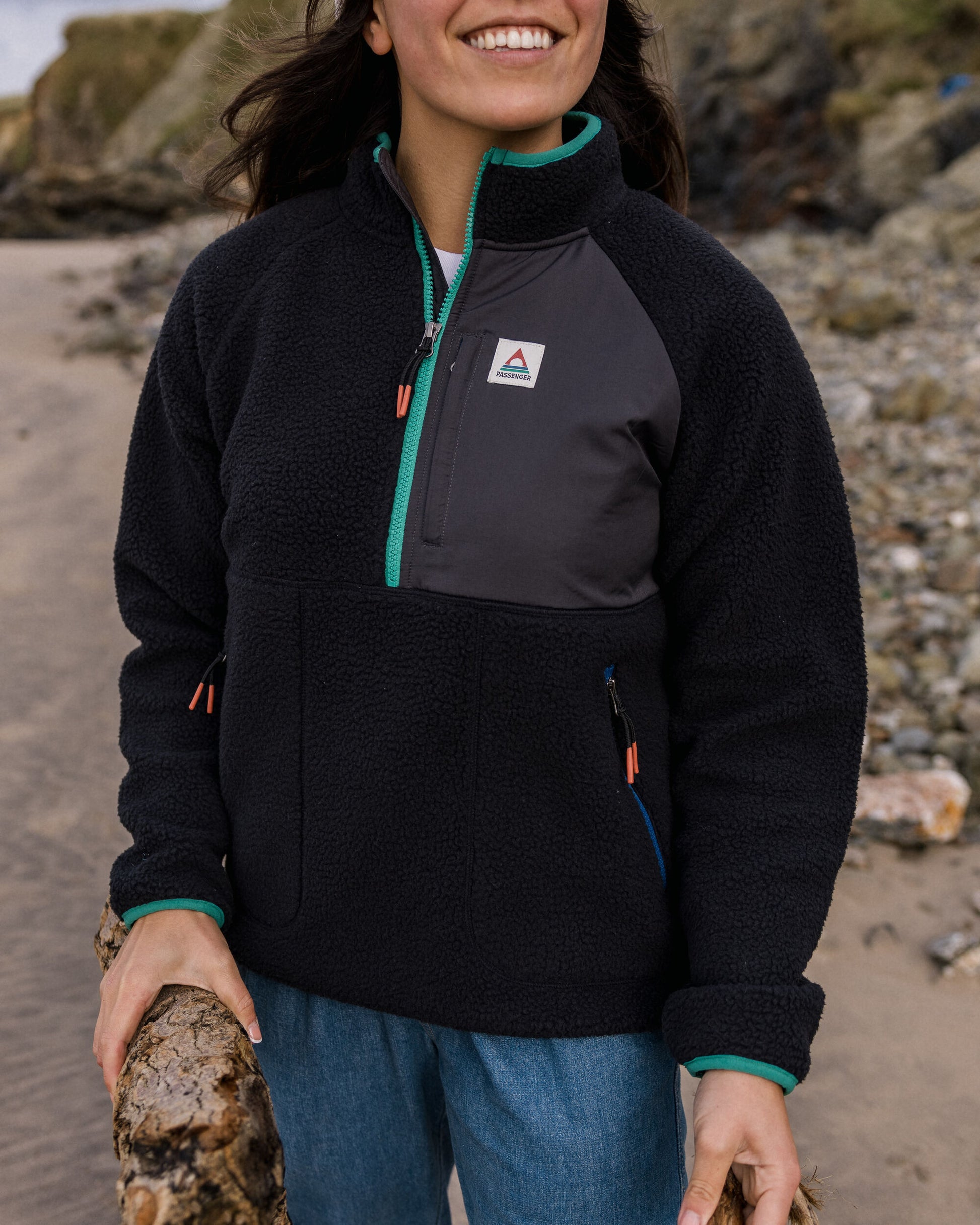 Home Recycled Sherpa Fleece Black – Passenger