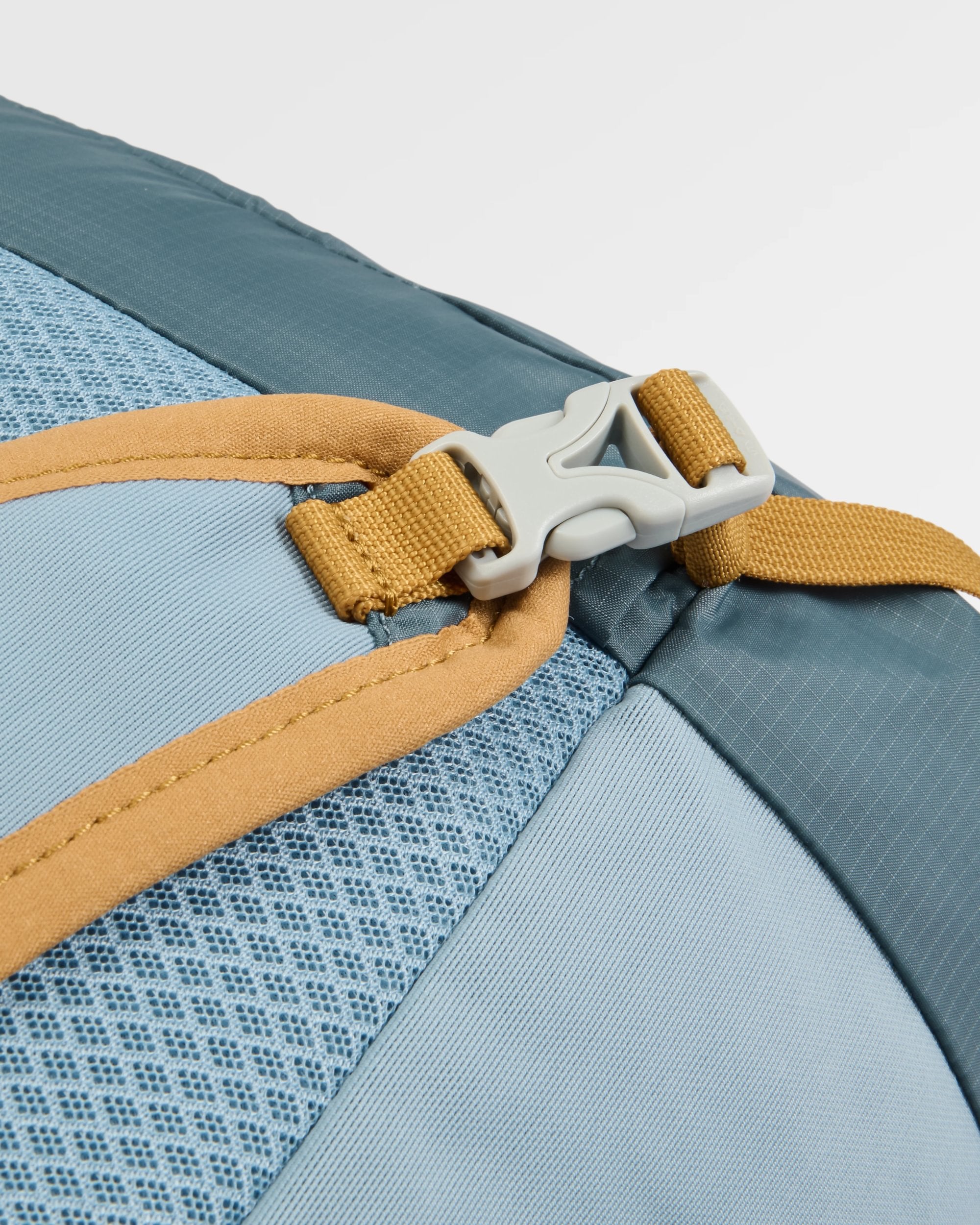Travelscape Light Tote - Stormy Blue - Flatlay