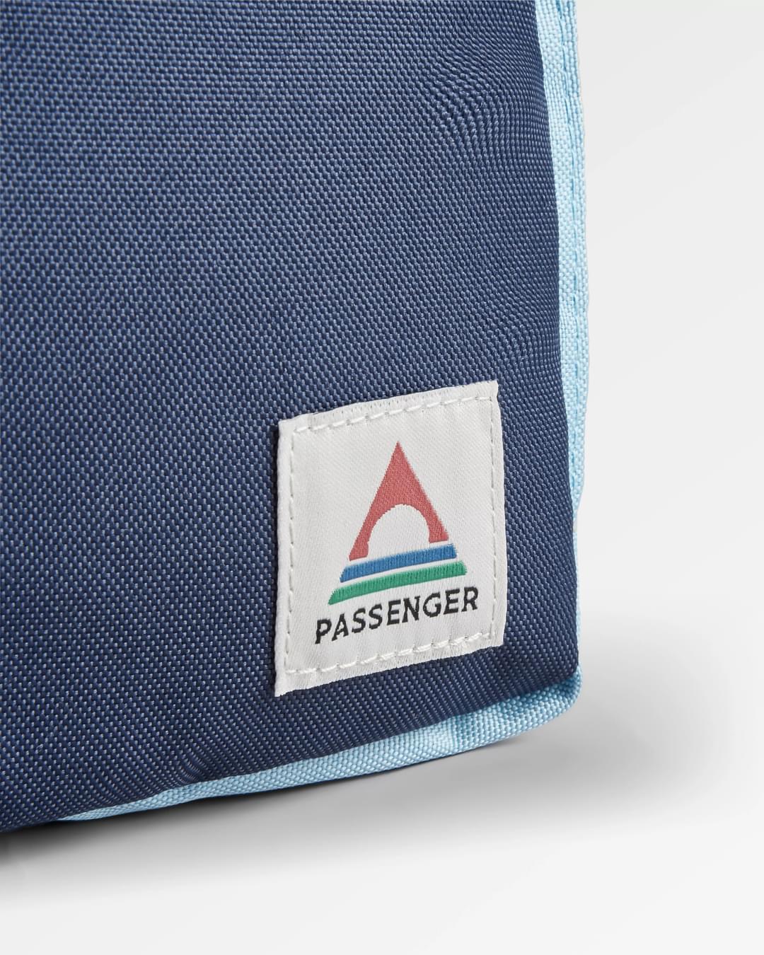 Travel Recycled Wash Kit - Navy/Blue - Flatlay