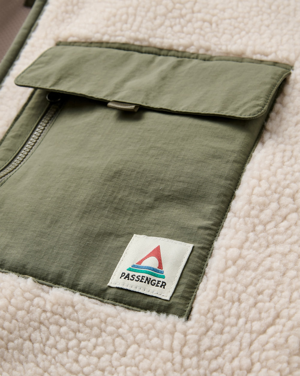 Valiant Deep Pile Fleece Off White – Passenger