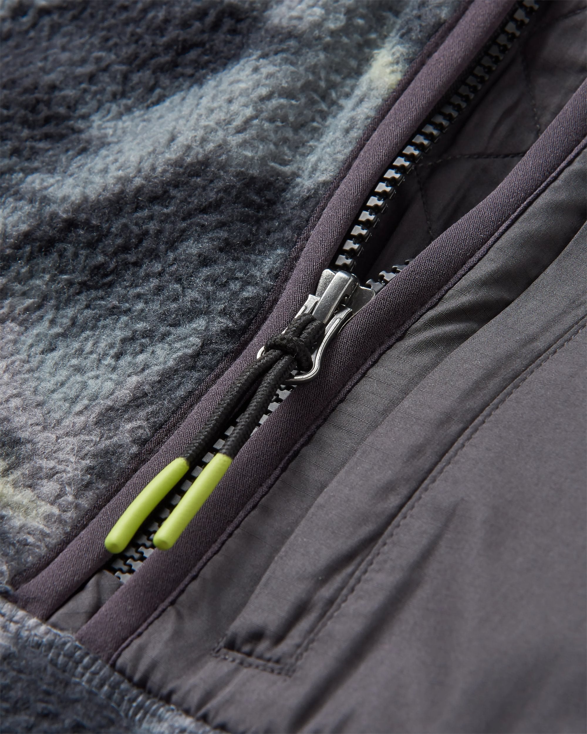 Offgrid 1/2 Zip Recycled Sherpa Fleece - Abstract Mountain Charcoal - Flatlay