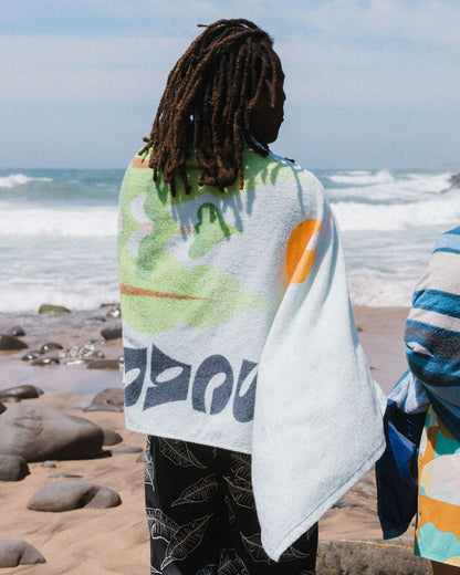 Tideline Organic Cotton Beach Towel - Spearmint - Lifestyle - Male