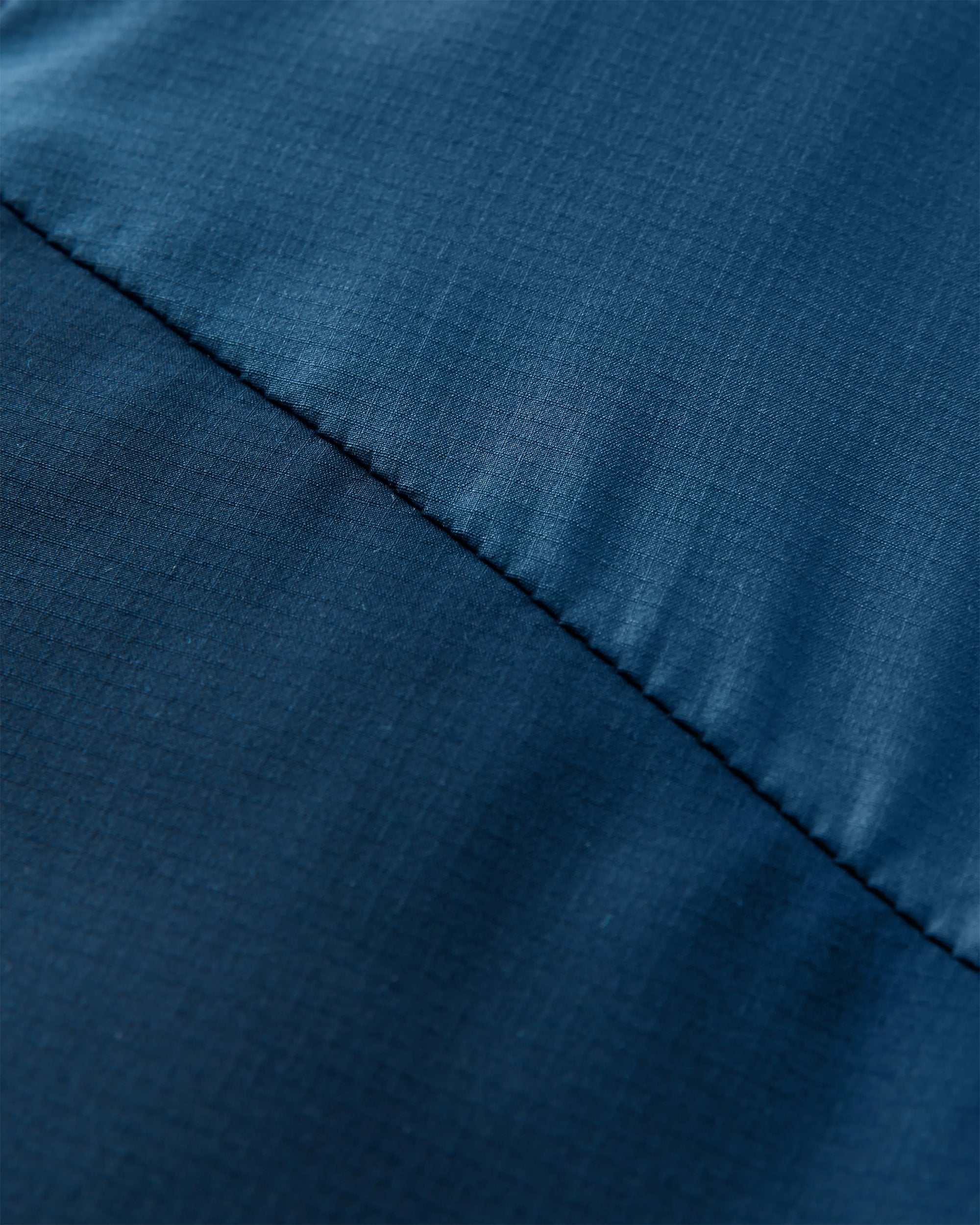 Daybreak Lightweight Recycled Thermore® Insulated Jacket - Rich Navy/Dark Denim/Arctic - Flatlay