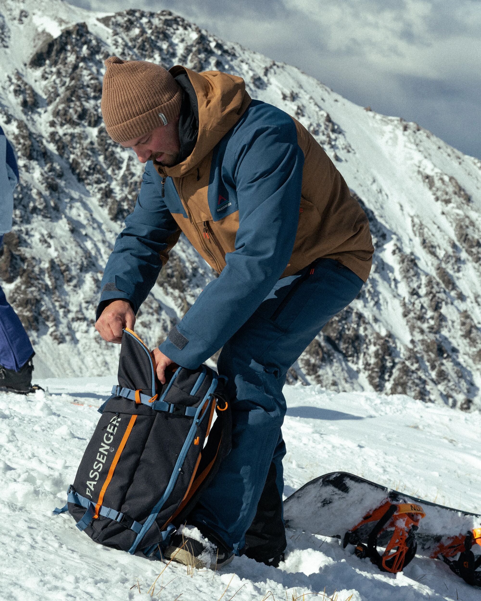 Snowscape Men's Recycled Jacket - Dark Denim/Toffee - Lifestyle