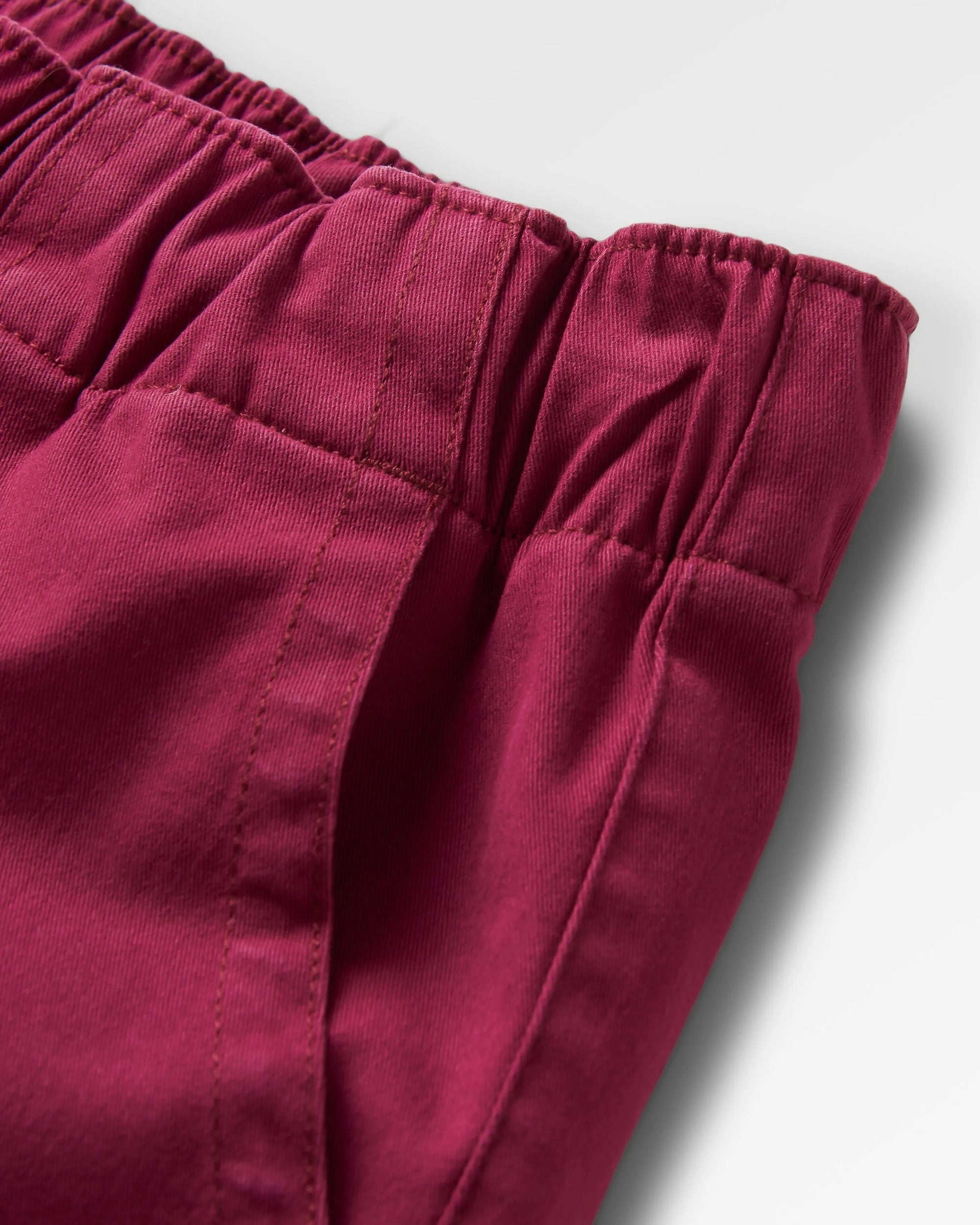 Carriso Organic Cotton Short - Cranberry - Flatlay