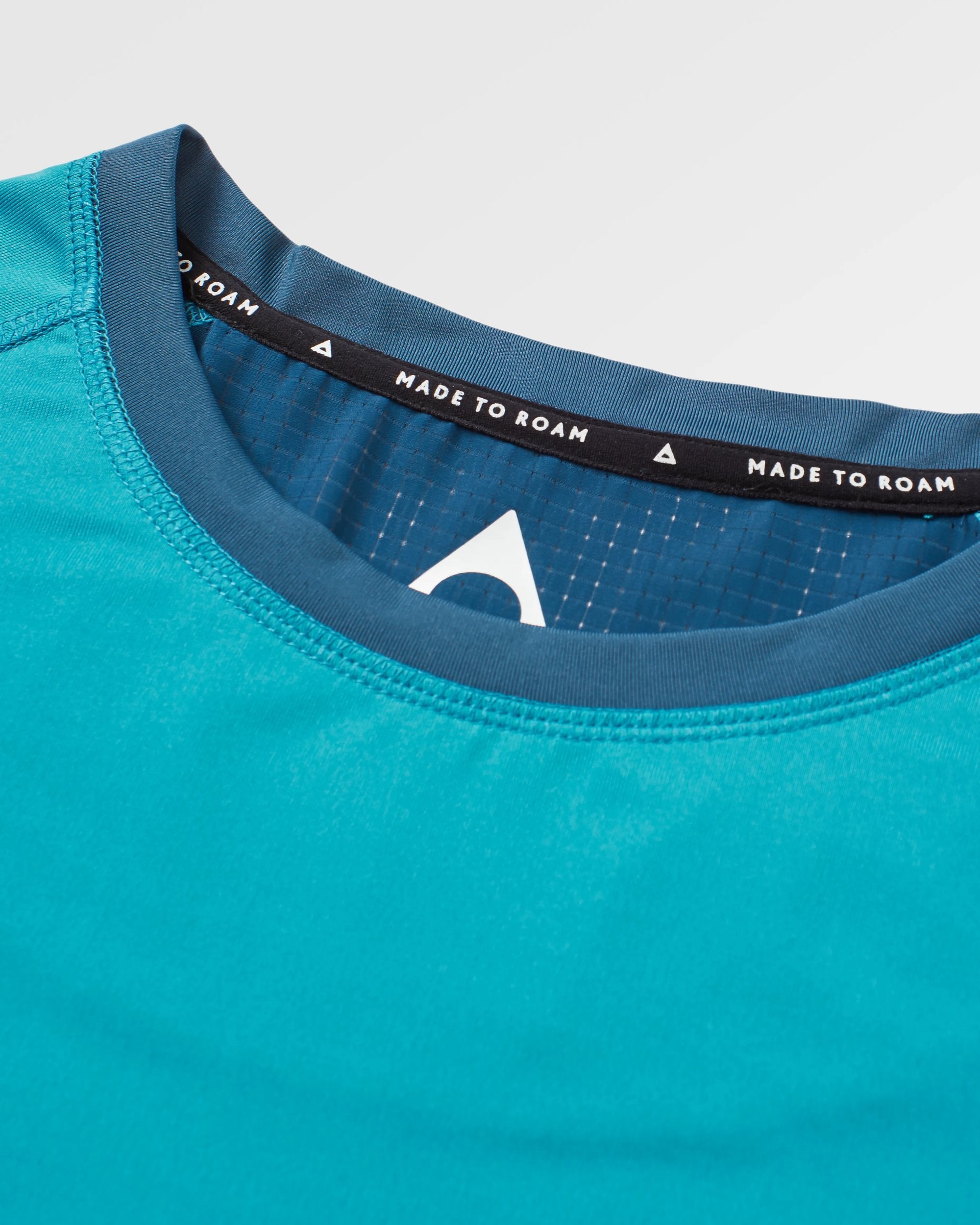 Cool Down Active T-shirt - Blue Pool - Flatlay