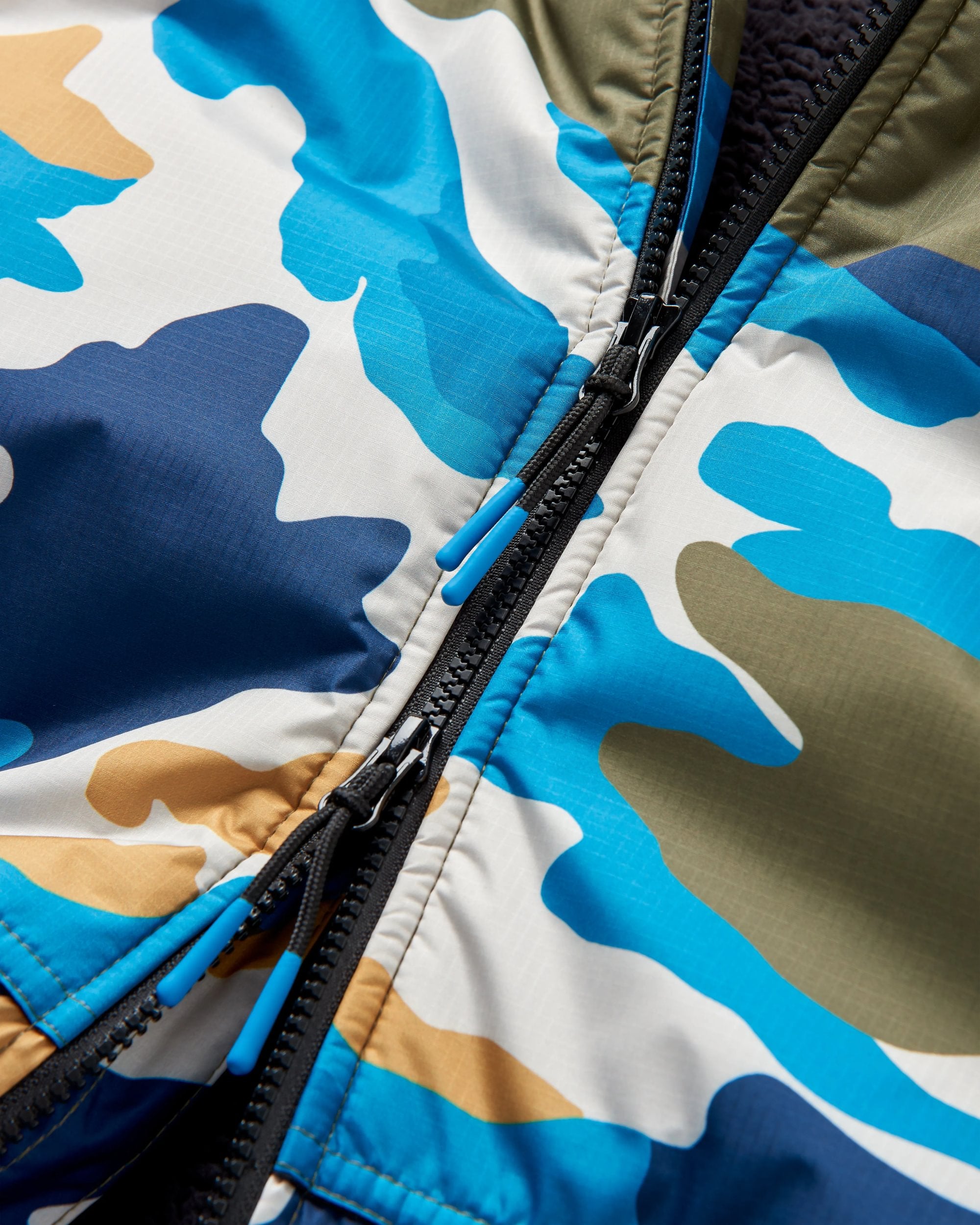 Waves Recycled Sherpa Lined Changing Robe - Mount Scenic Khaki - Flatlay