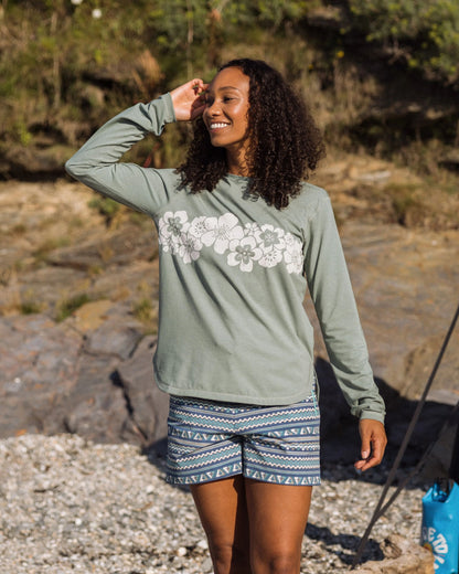 Roamscreen UPF50 Drirelease® Women's LS T-Shirt - Pistachio - Lifestyle