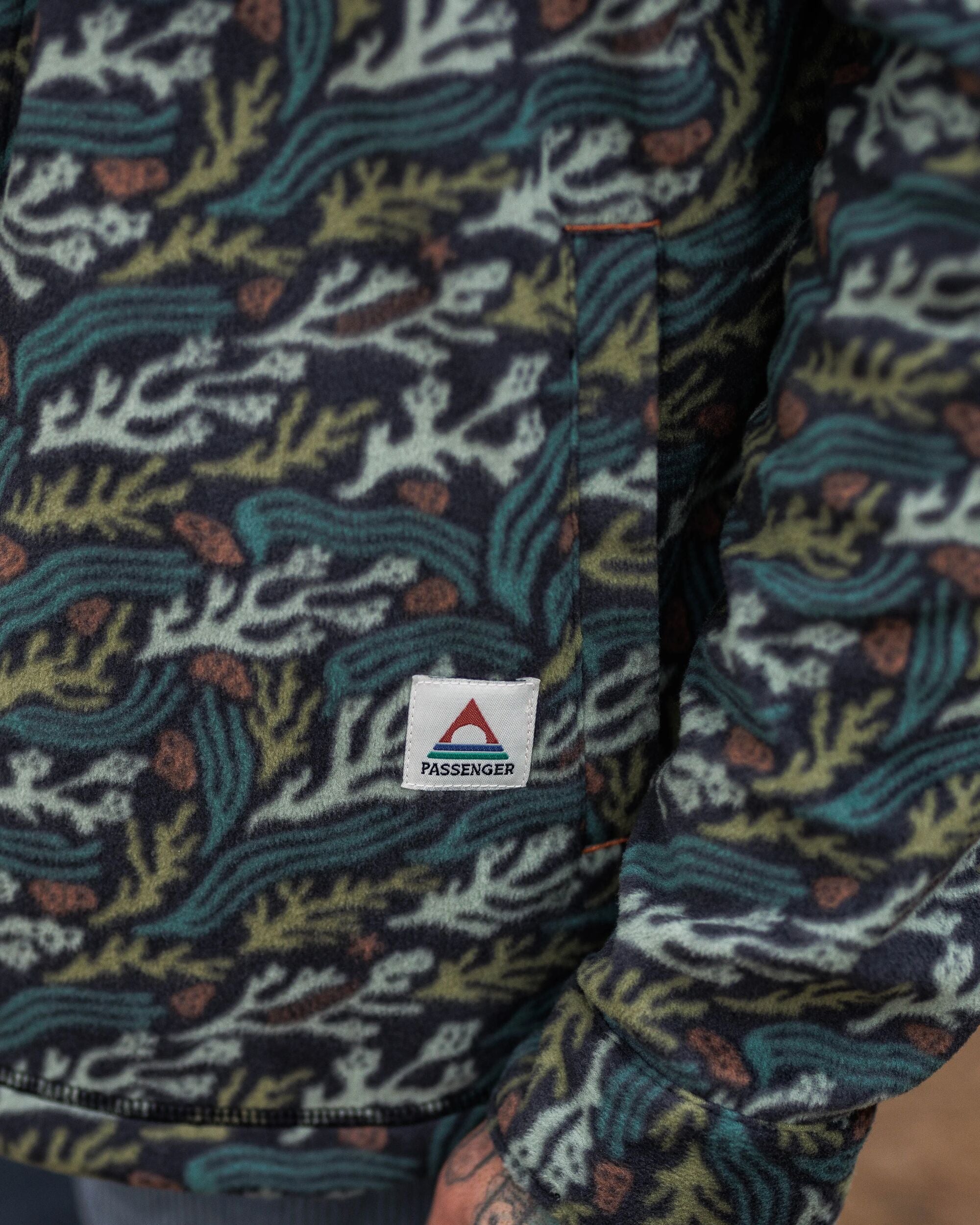 Maple Polar Recycled Fleece Shirt - Ocean Current Black - Lifestyle