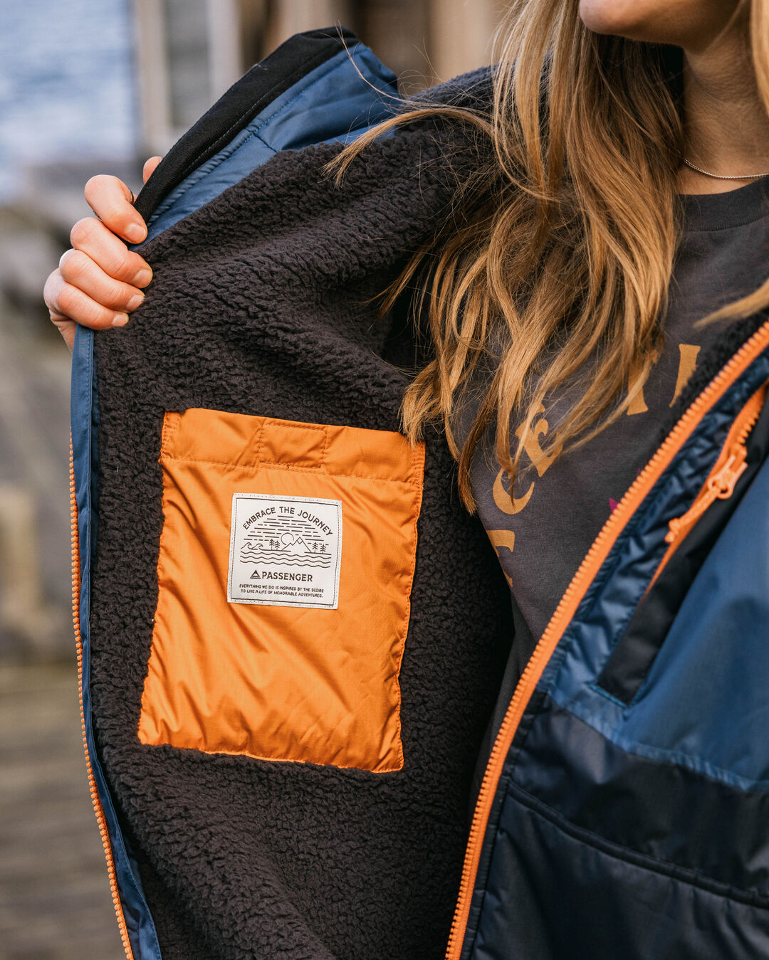 Waves Recycled Sherpa Lined Changing Robe Dark Denim/ Deep Navy – Passenger