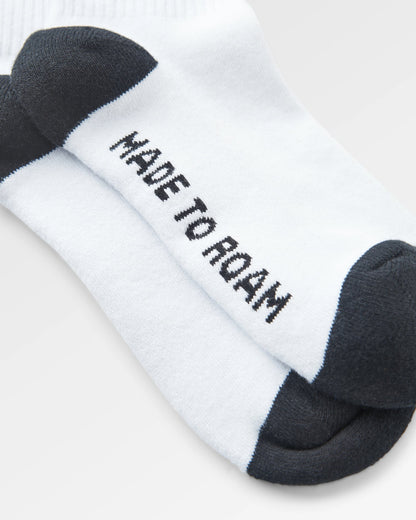 Classic Passenger Crew Socks - White - Flatlay
