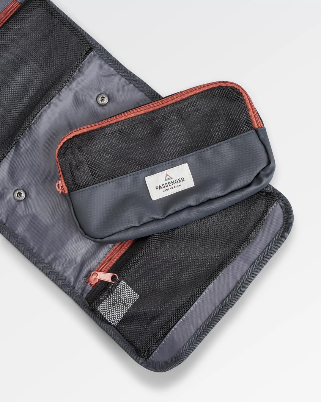 Drop Recycled Wash Kit - Charcoal - Flatlay