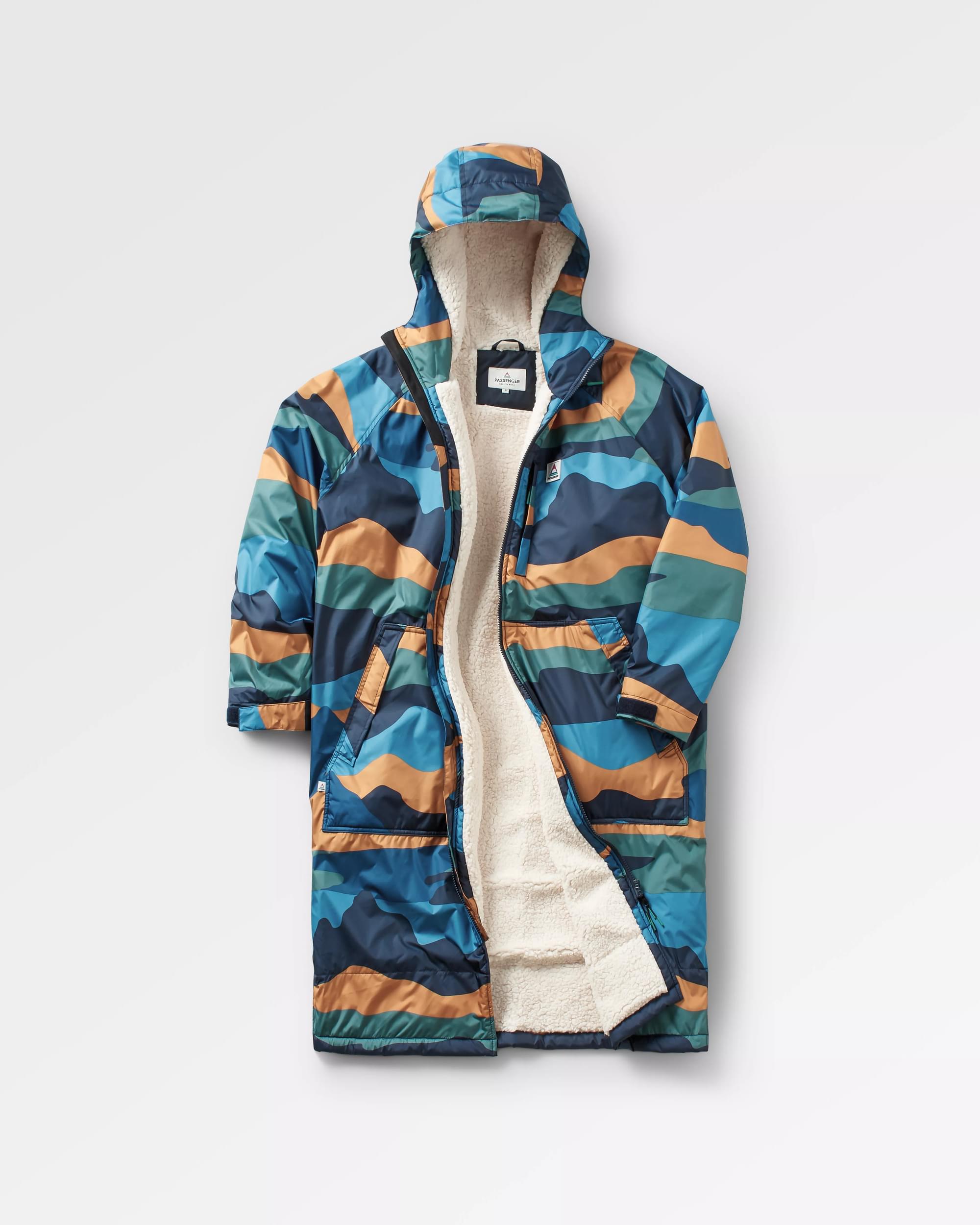 Waves Recycled Sherpa Lined Changing Robe Scenic Navy – Passenger