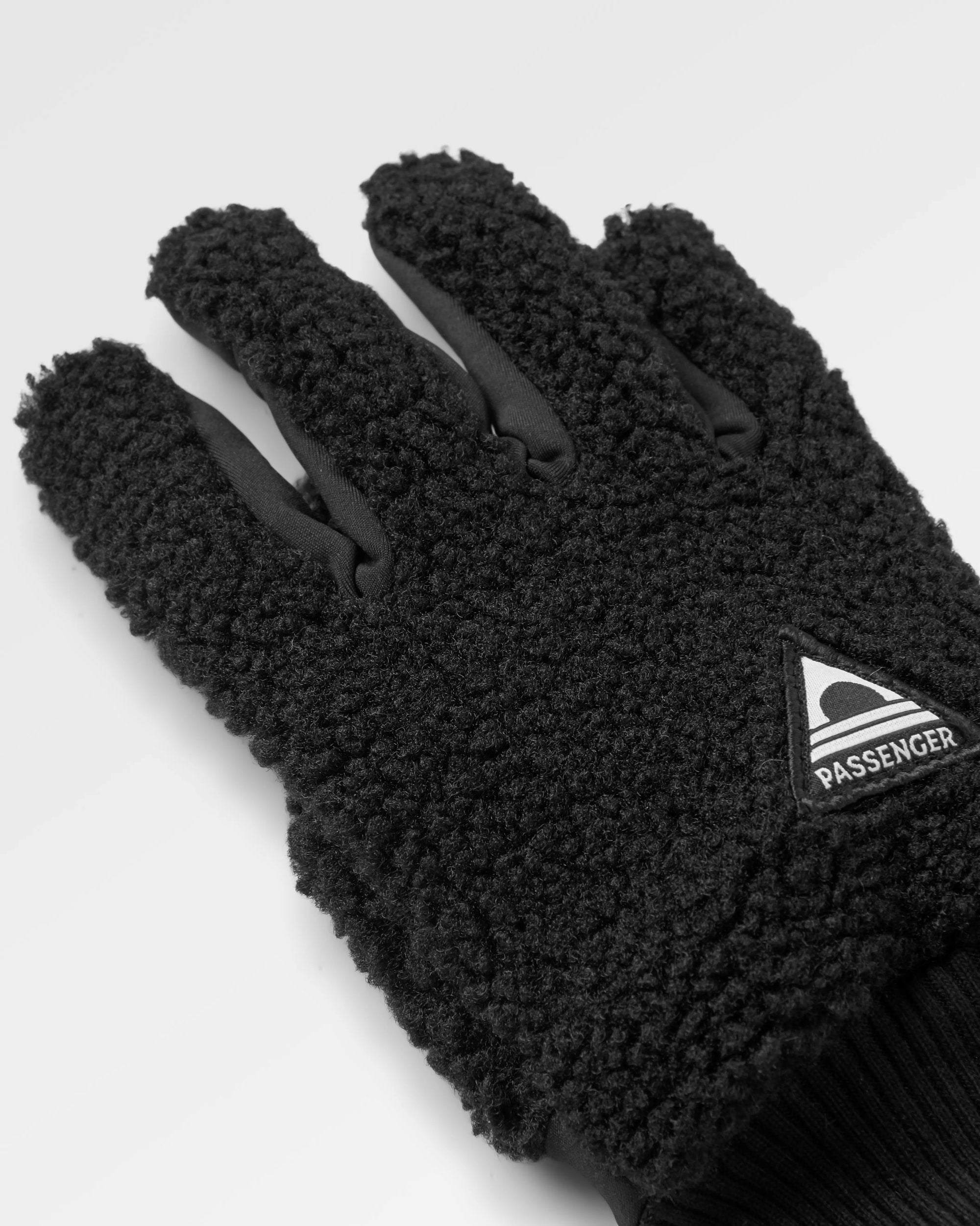 Snowfall 2.0 Recycled Sherpa Gloves - Black - Flatlay