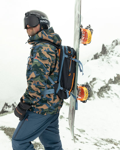 Snowscape Recycled Backpack - Phantom Black - Lifestyle - Male