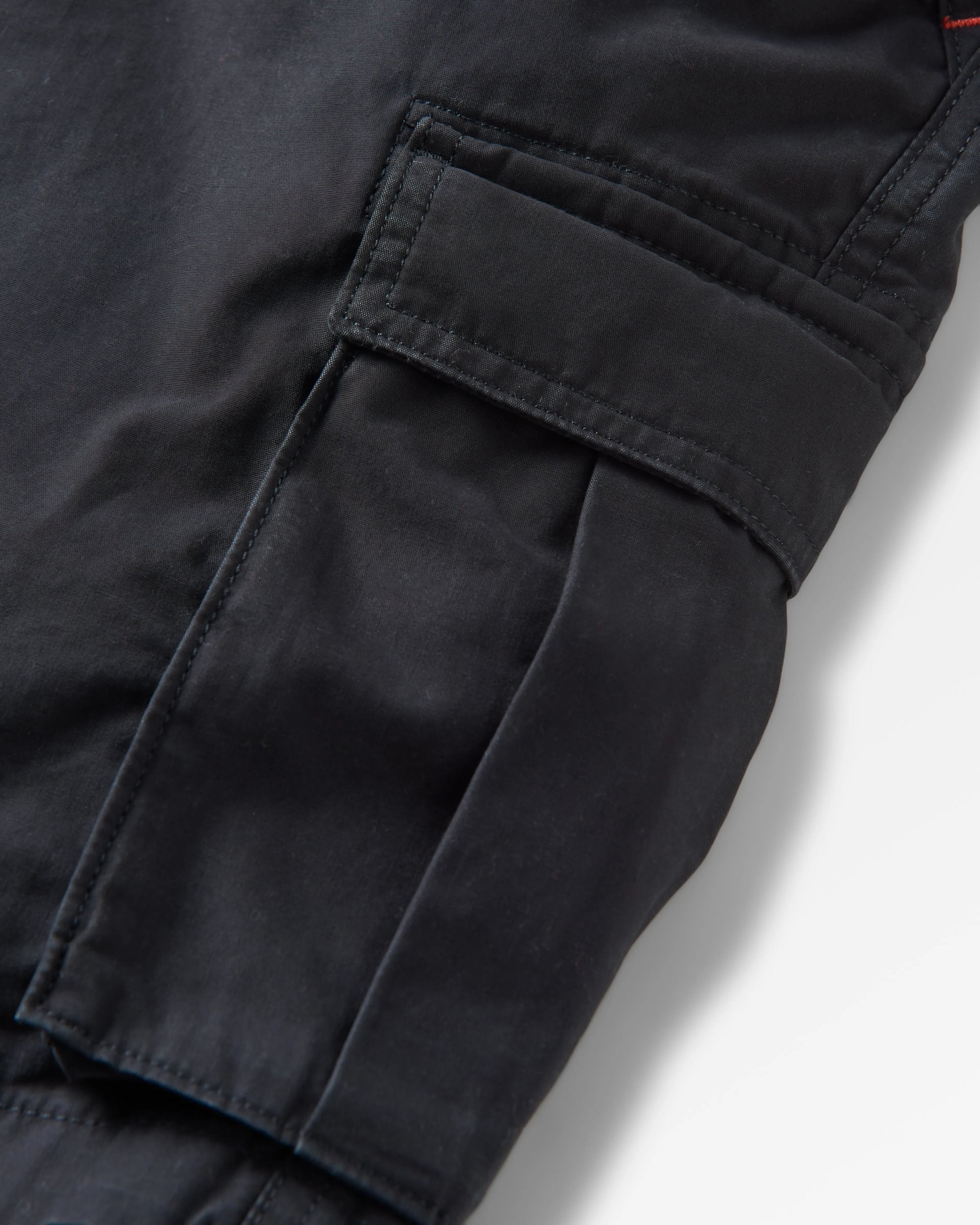 Adventurer Cargo Cotton Short - Black - Flatlay