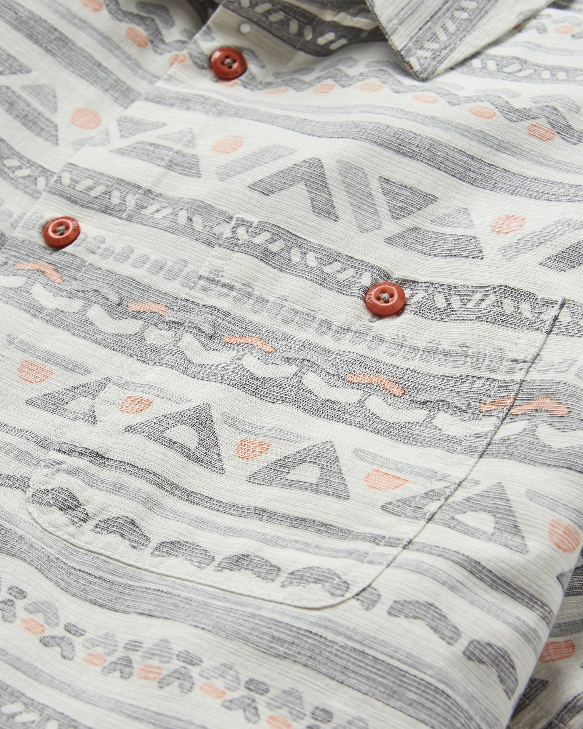 Chill Textured Short Sleeve Shirt - Geo Track Storm Grey - Flatlay