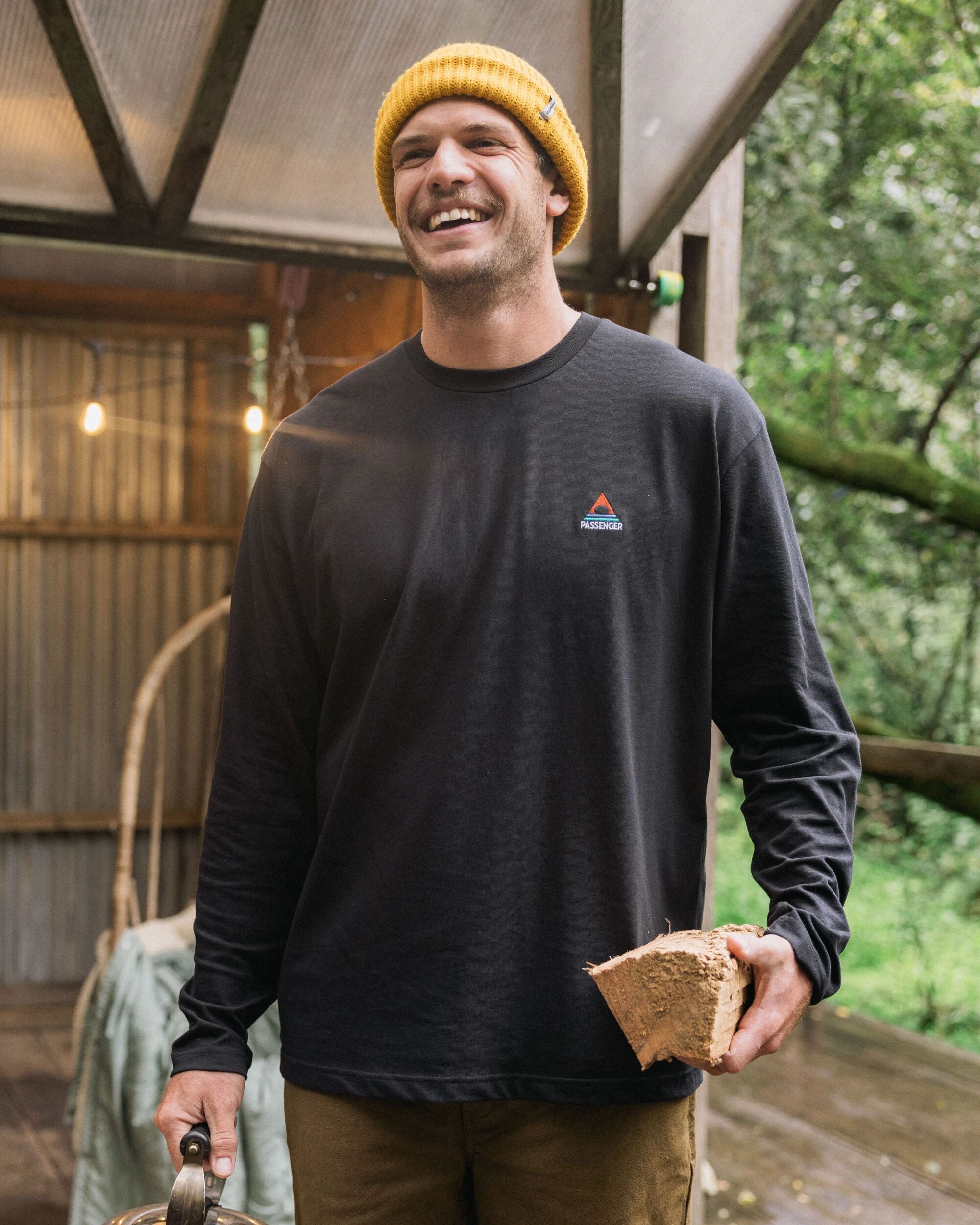 Vita Organic Cotton Relaxed Fit LS T-shirt Black – Passenger