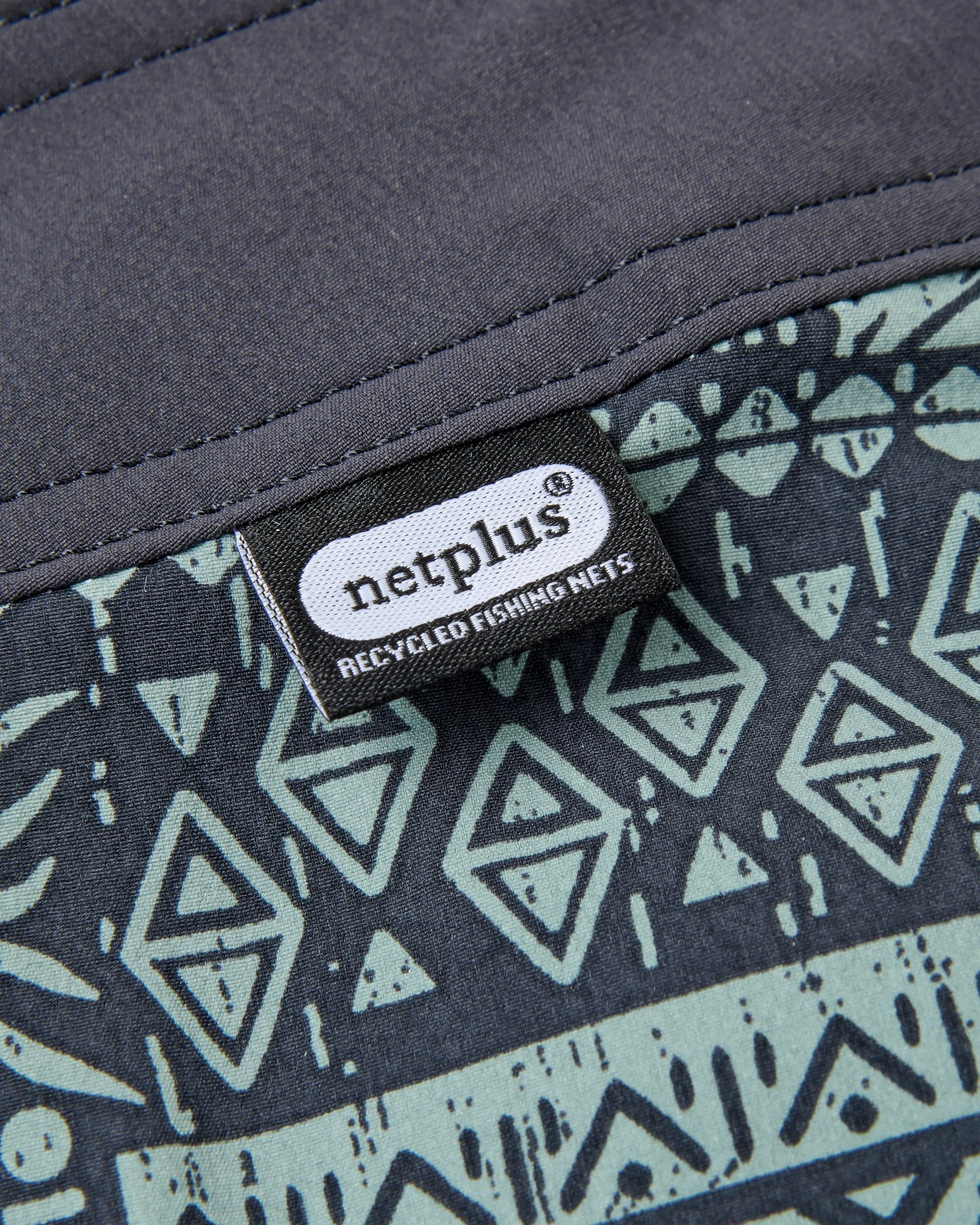 cruisre fish.net Cruiser NetPlus® 19" Boardshort Patchwork Faded Black – Passenger