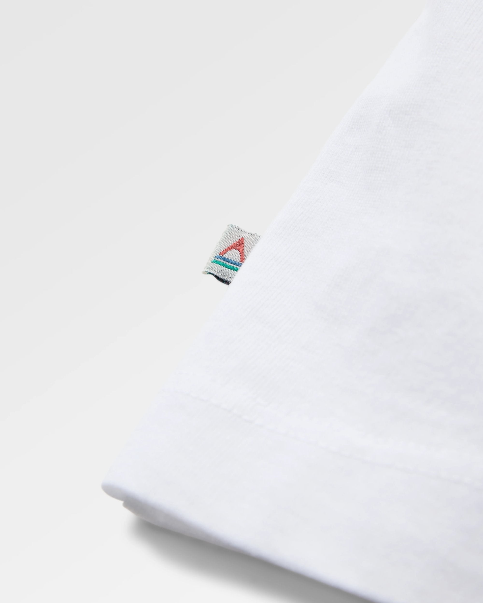 Slow Escape Relaxed Fit T-Shirt White – Passenger