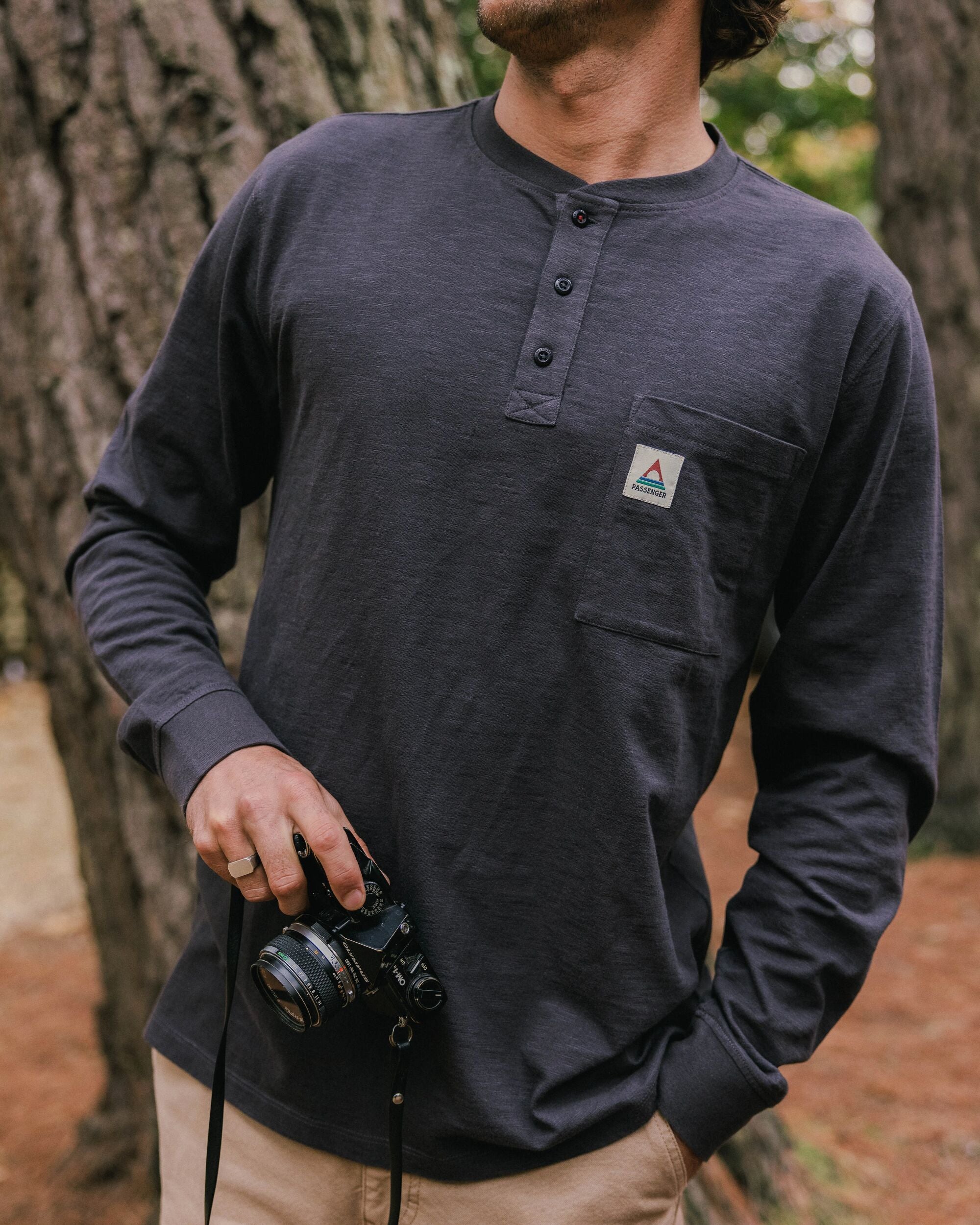 Headland LS Slub Henley Faded Black – Passenger