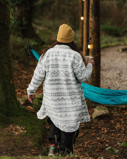Cloudy Recycled Sherpa Fleece Shirt - Mountain Geo Vintage White - Lifestyle
