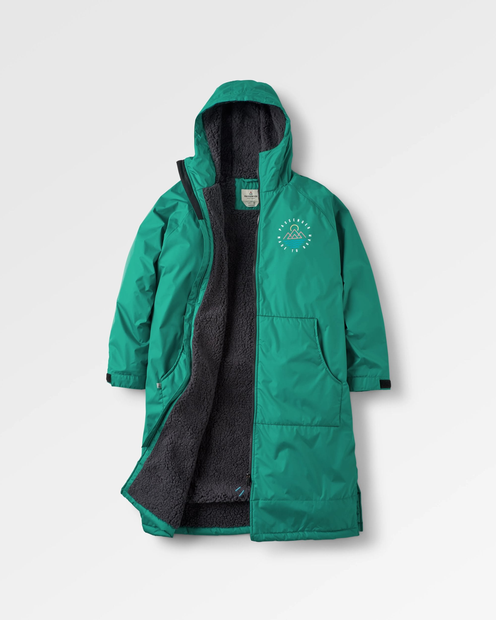 Escapism Recycled Sherpa Lined Changing Robe Greenlake – Passenger