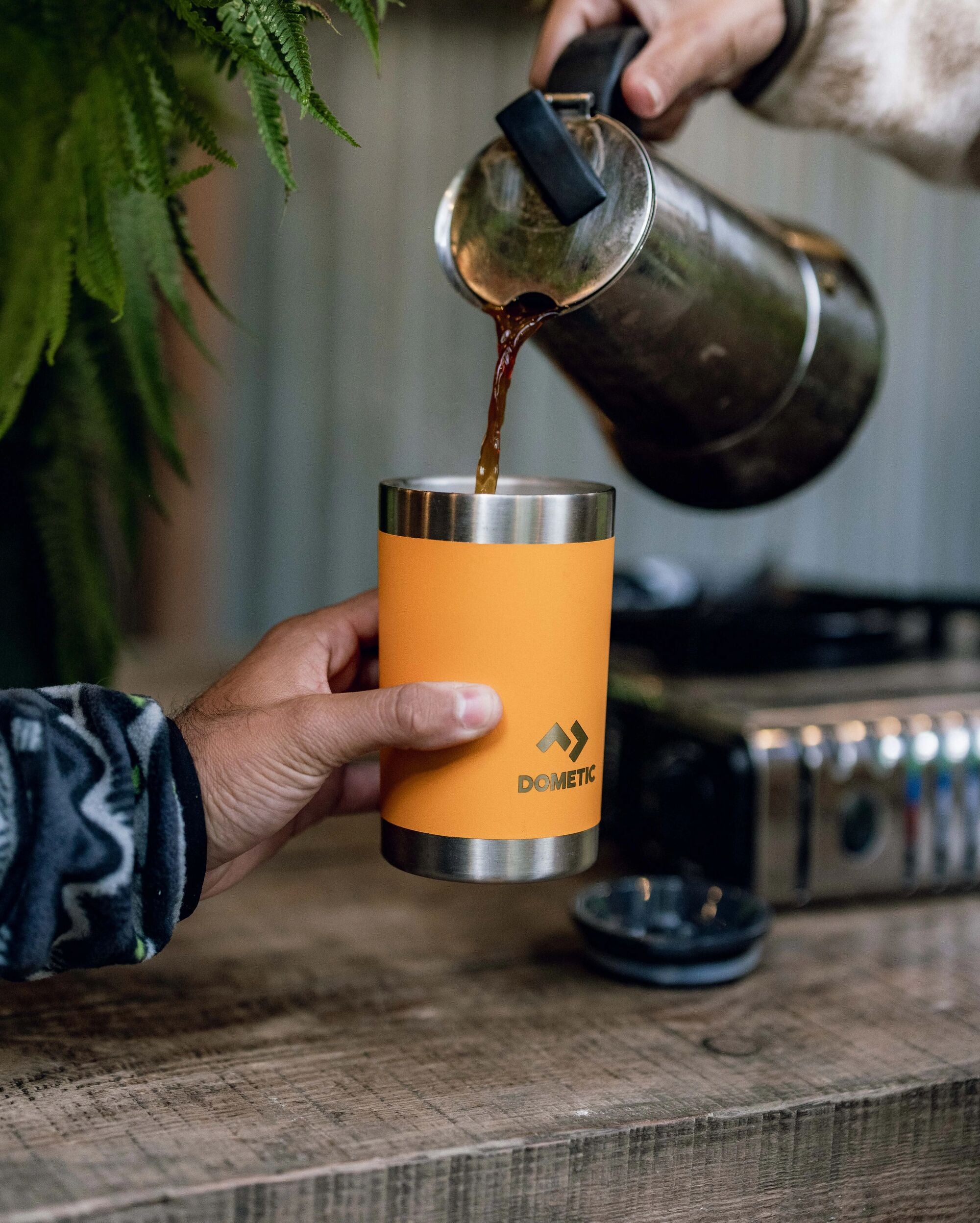 Dometic Thermo Tumbler  32 - Glow - Lifestyle