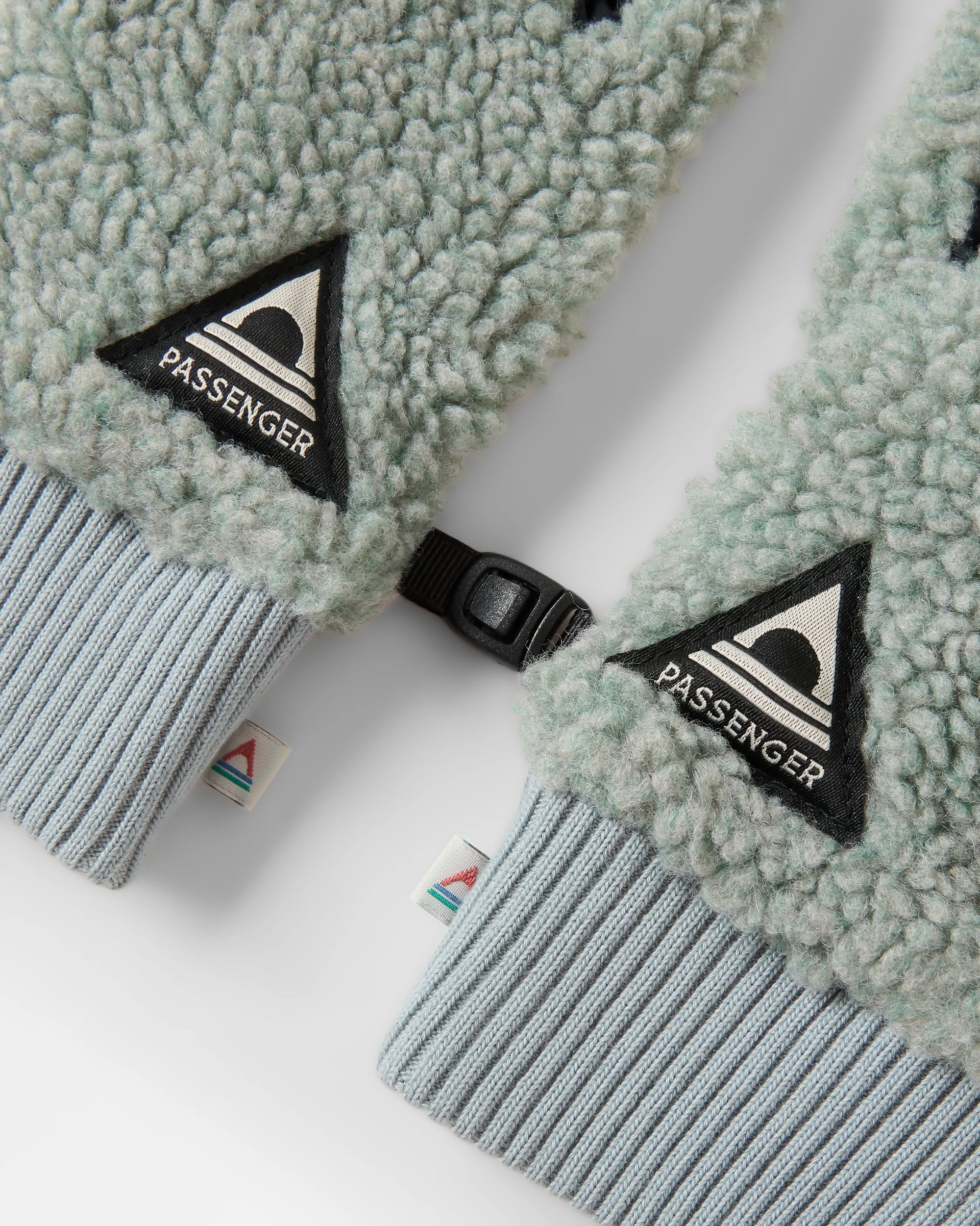 Snowfall Sherpa Gloves - Pistachio - Flatlay