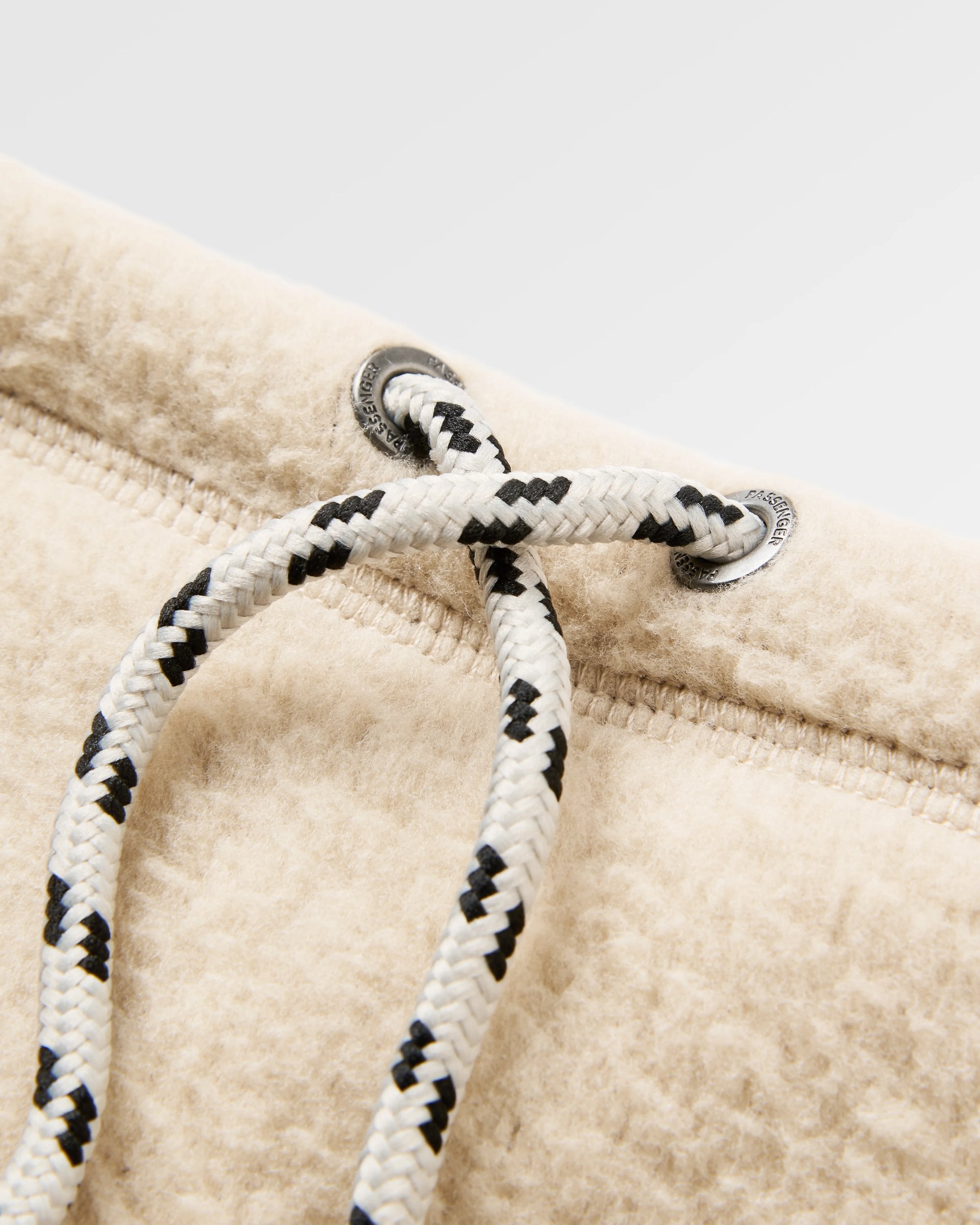 Mulled Sherpa Fleece Snood Oatmeal – Passenger