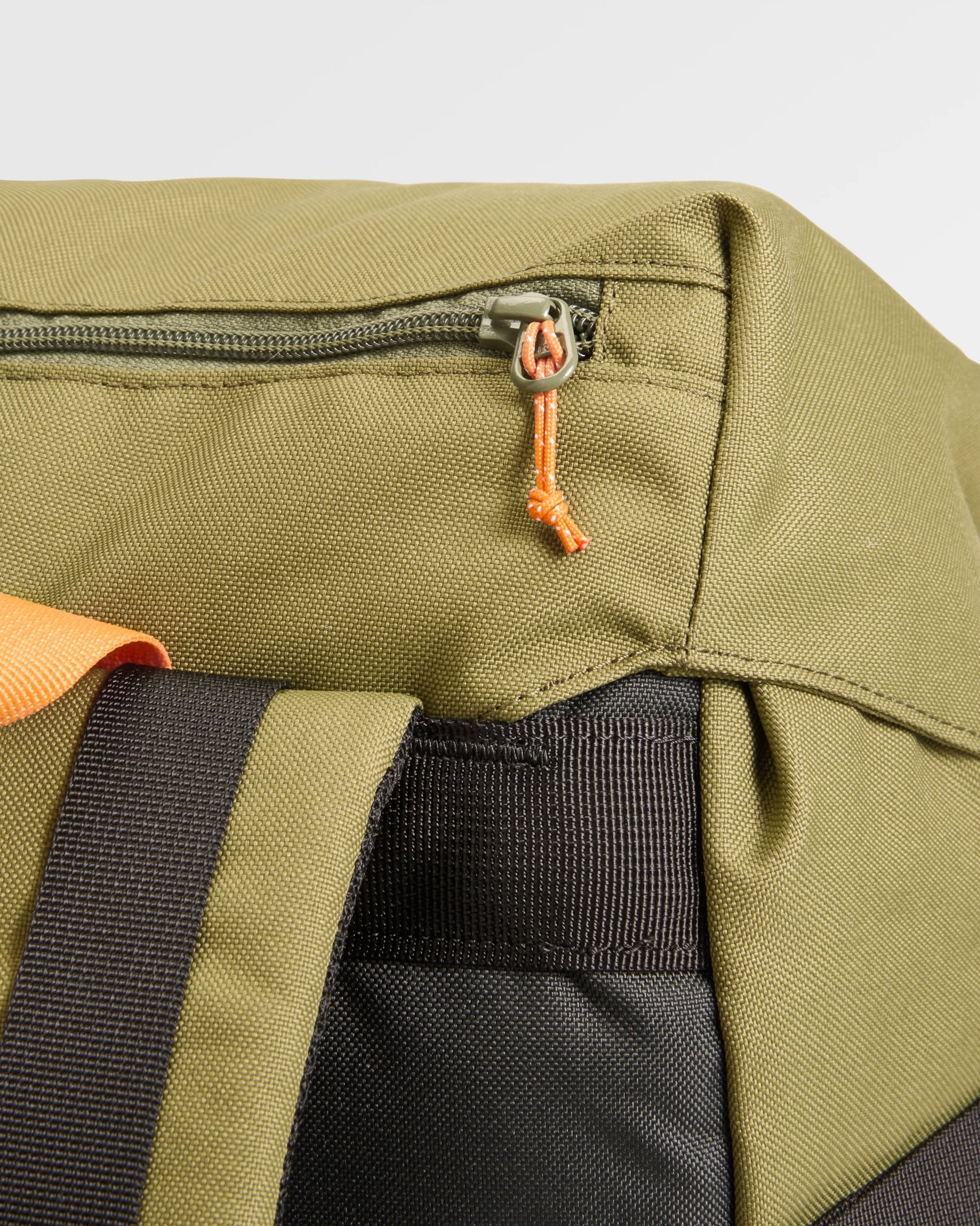 Boondocker 26L Backpack Black/Khaki – Passenger
