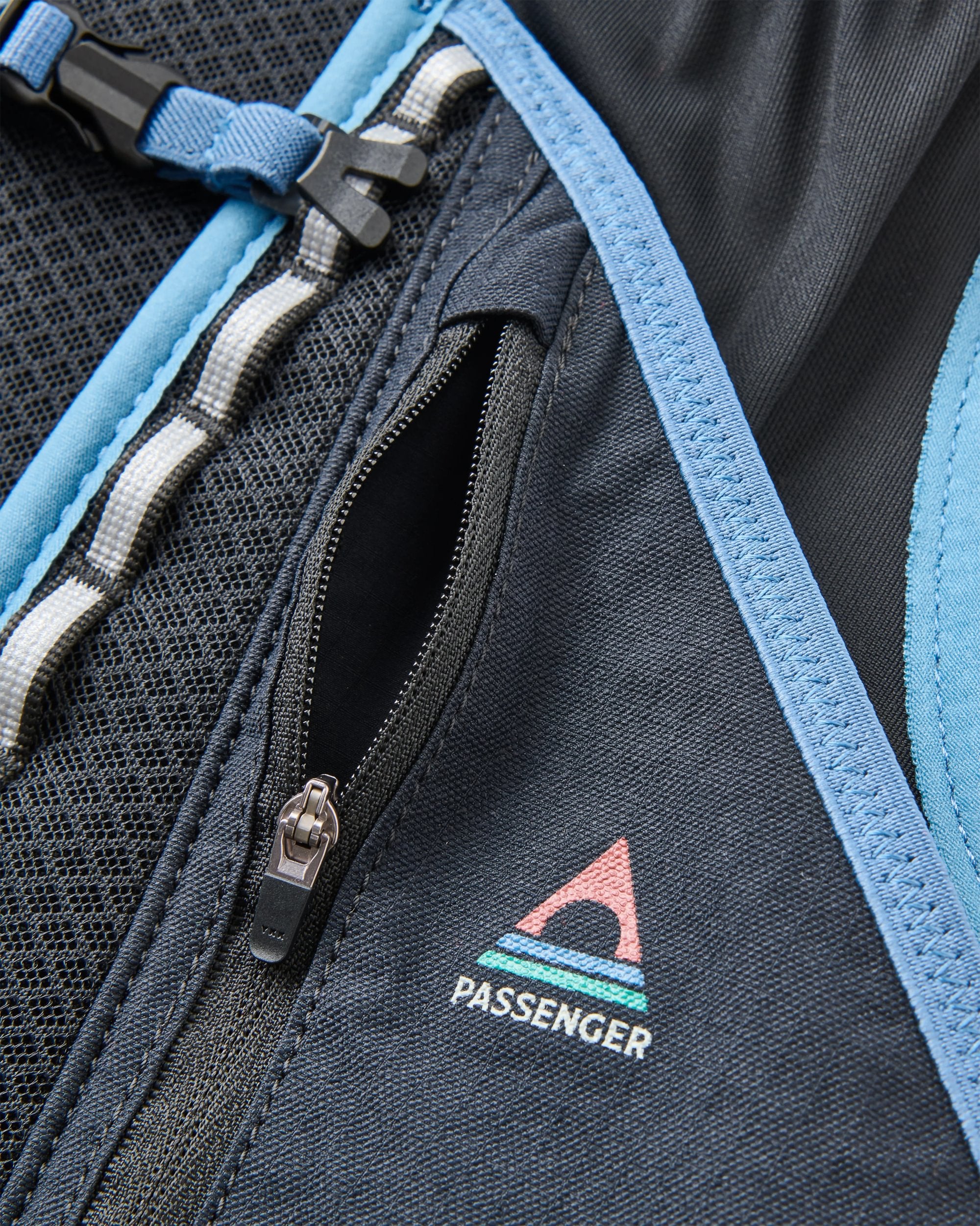 Traverse Trail Vest Black – Passenger