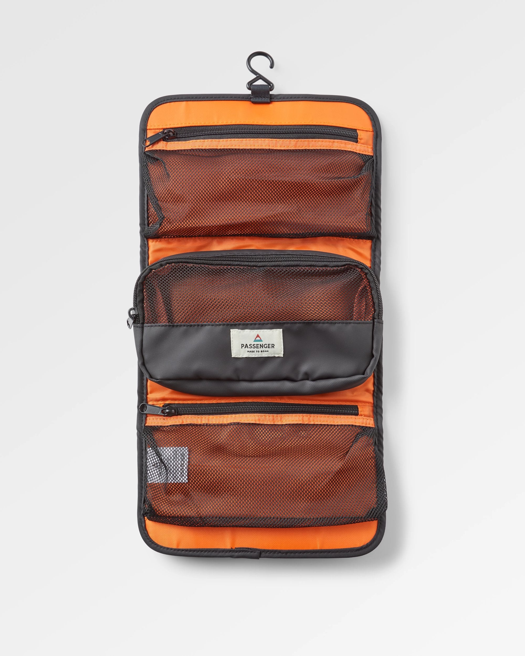 Drop Recycled Wash Kit - Black - Flatlay