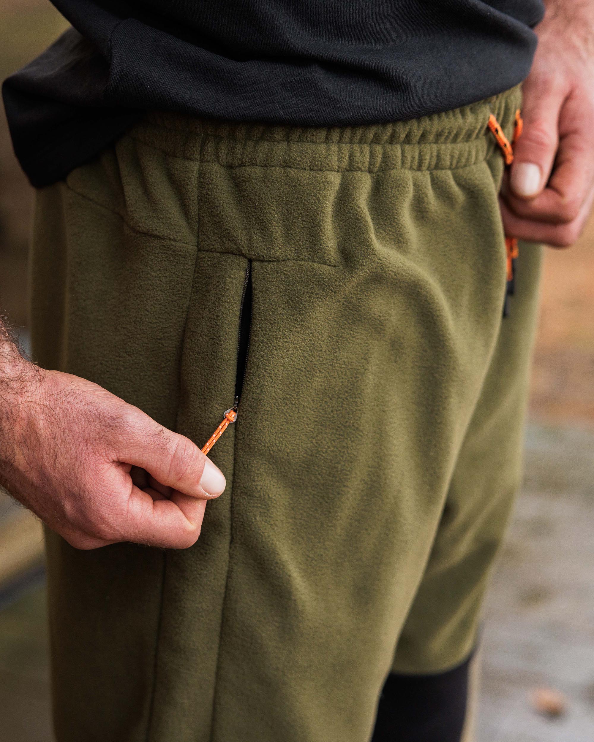 Set off Recycled Polar Fleece Jogger - True Black/ Khaki - Lifestyle